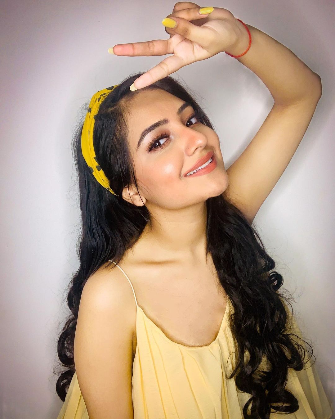 Akshita Mudgal, I think beautiful is like you instagram vídeos e fotos Baixar