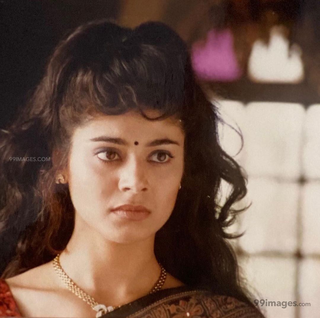 Pooja Batra HD Wallpaper (Desktop Background / Android / iPhone) (1080p, 4k) (1080x1074)