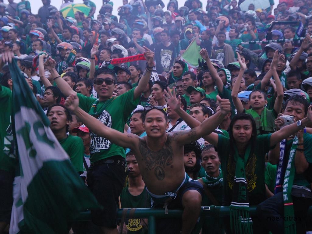 Persis Solo vs PSS Sleman. AKSI SLEMANIA. Cyber Brigate 76 PSS Sleman