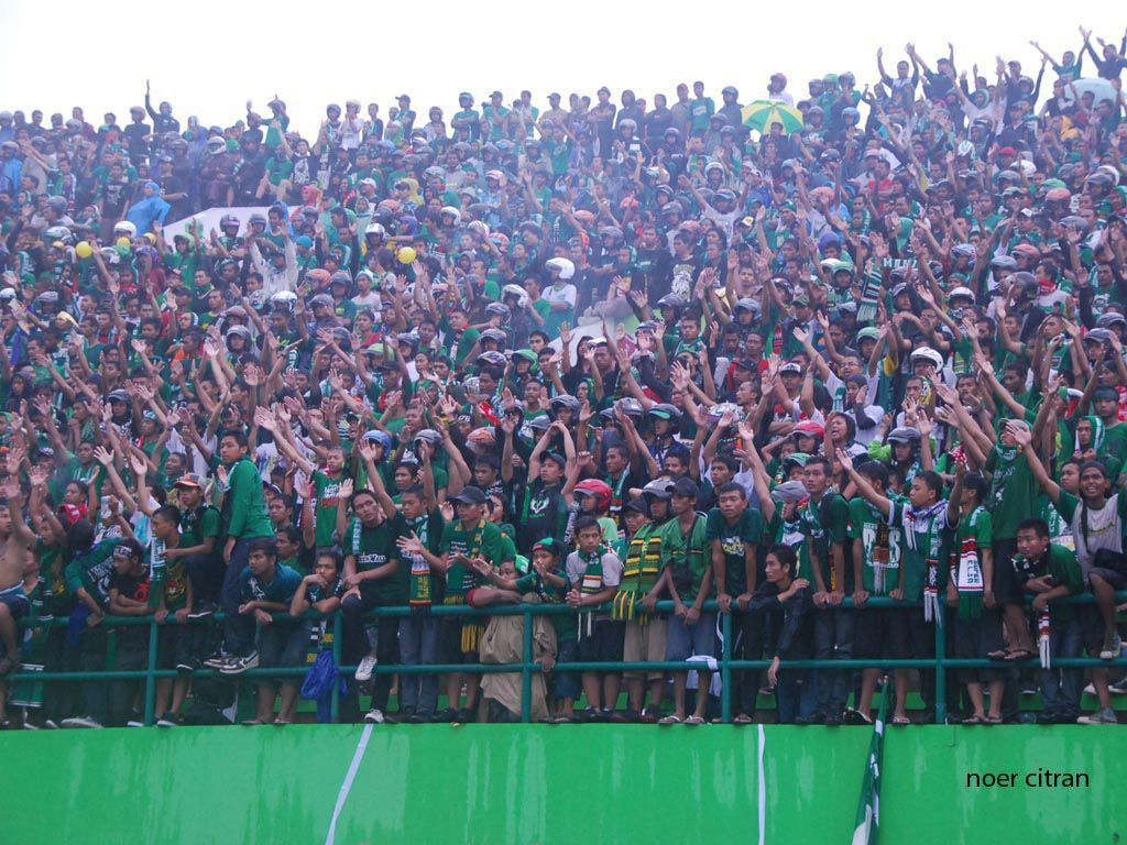 Persis Solo vs PSS Sleman. AKSI SLEMANIA. Cyber Brigate 76 PSS Sleman