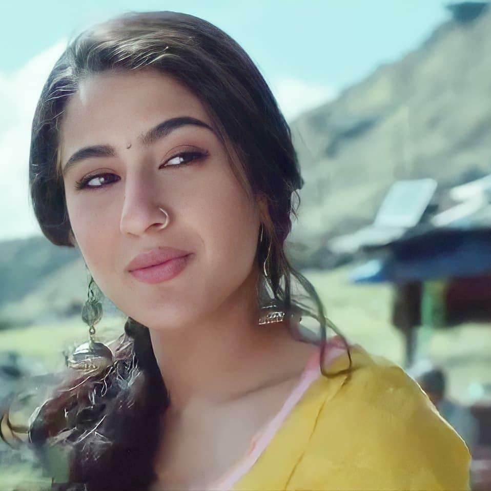 PicsHitz • Hot Actress Photo • HD Wallpaper