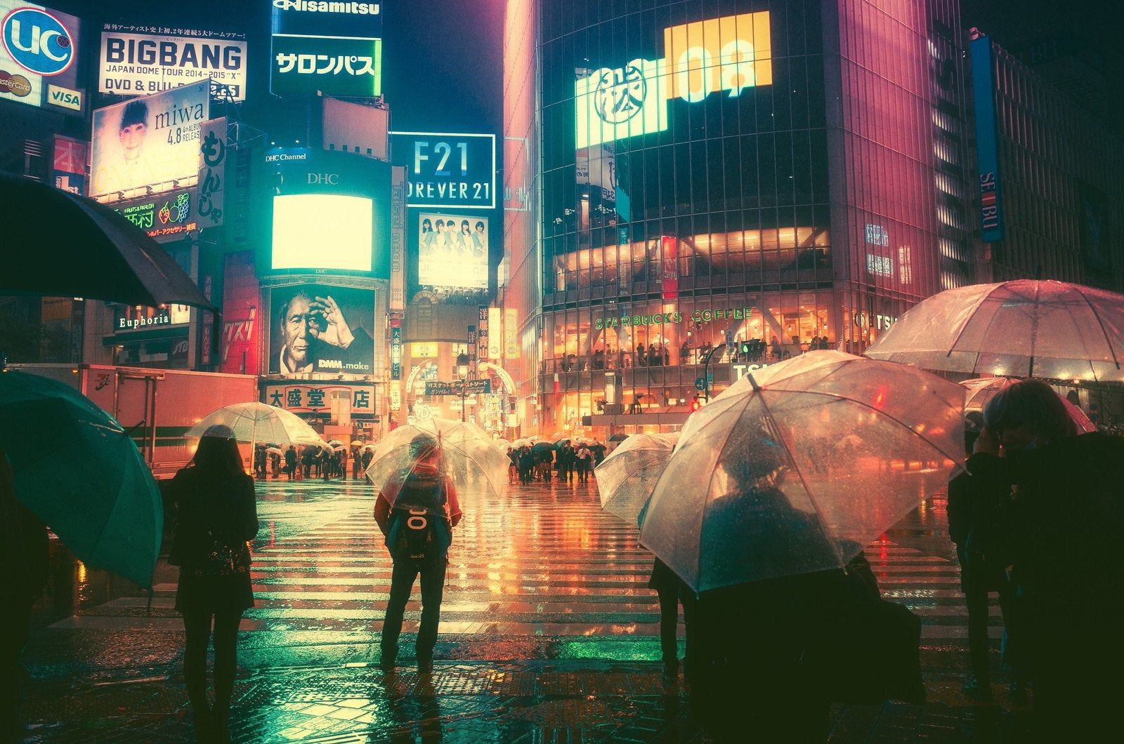 A rainy night in Tokyo [1600×1060]