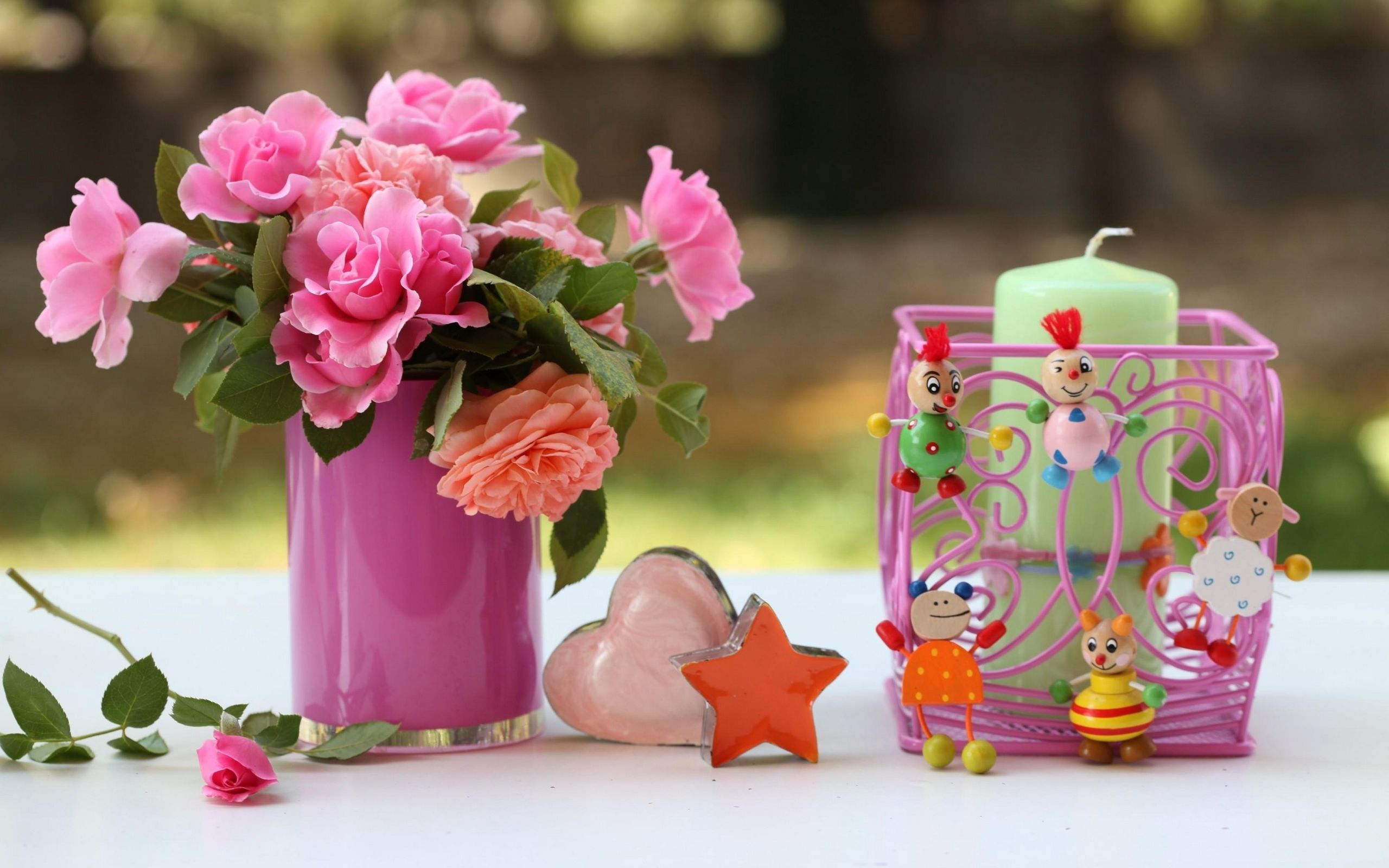 Download wallpaper 2560x1600 vase, flowers, candles, candle holders, toys widescreen 16:10 HD background