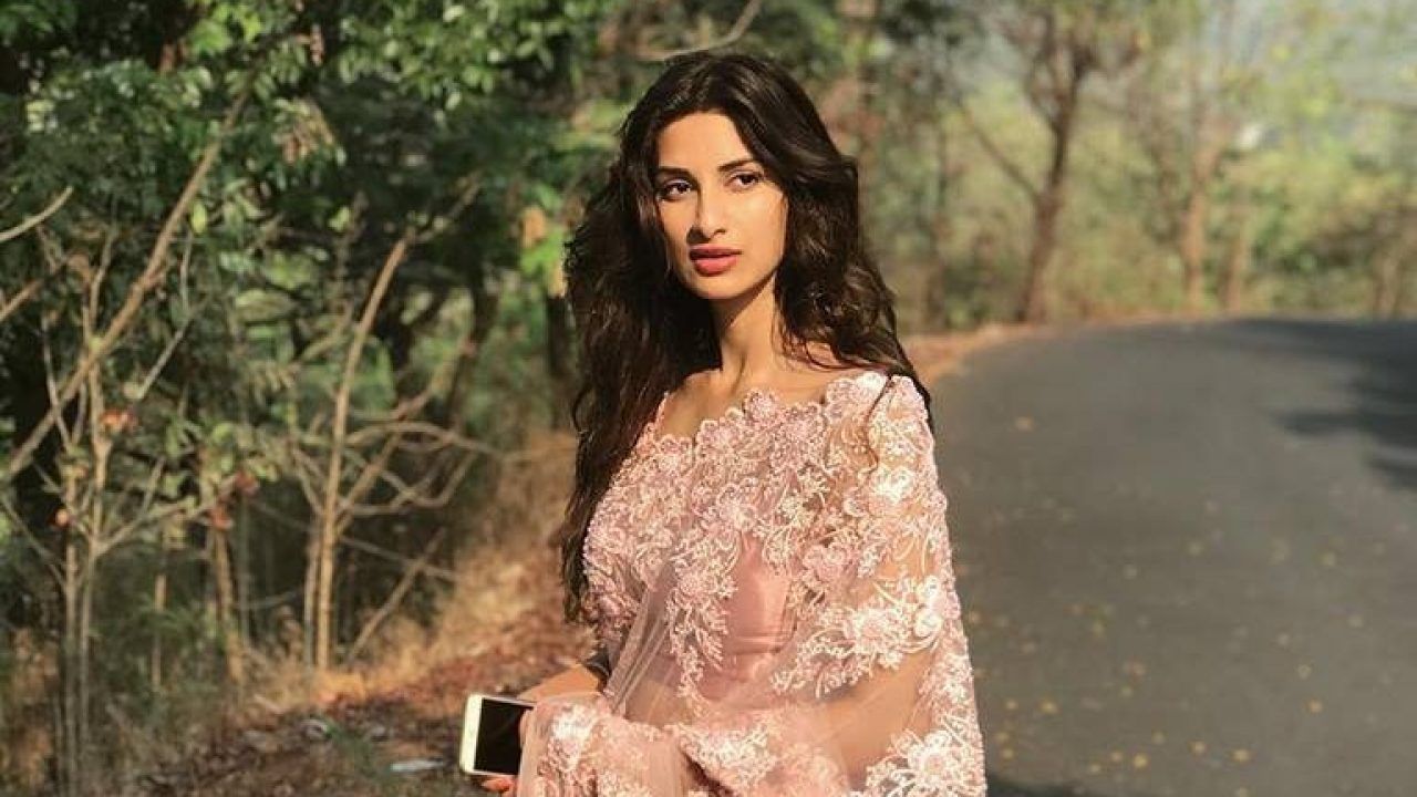 Diksha Singh Wiki, Biography, Age, Family, Image