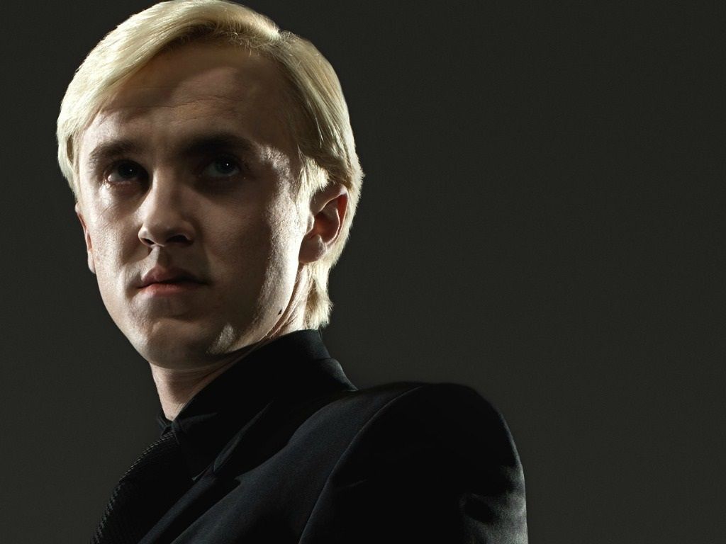 Reasons Draco Malfoy Would Make A Better Boyfriend Than Harry Potter