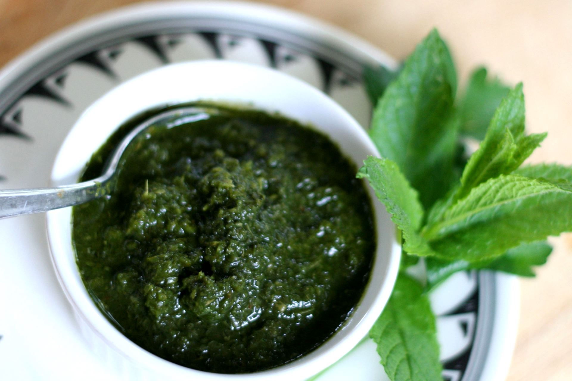 Dhaniya Pudina Coriander Mint Chutney HD Wallpaper