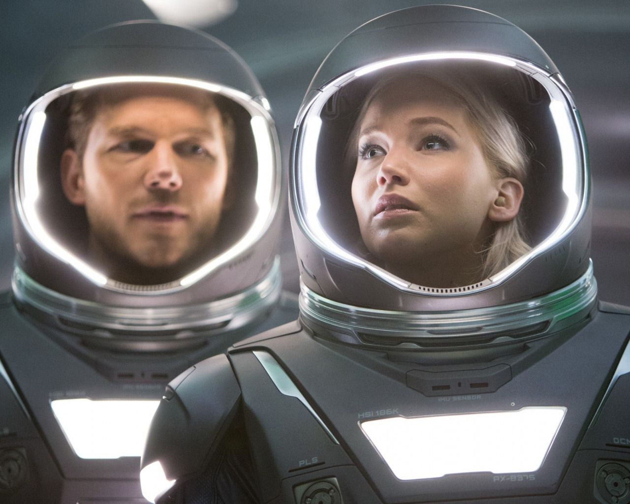 Download wallpaper cinema, space, girl, Aurora, woman, spaceship, man, movie, blonde, film, Jennifer Lawrence, space suit, Chris Pratt, Jim Preston, survivos, The Passengers, section films in resolution 1280x1024