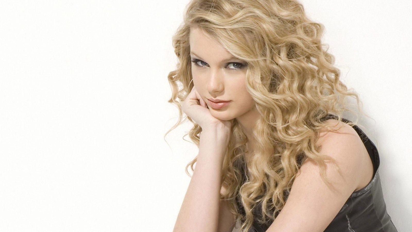 Free download Wallpaper New Movies wallpaper for PC Taylor Swift HD Wallpaper [1600x1200] for your Desktop, Mobile & Tablet. Explore Taylor Swift Wallpaper for Computer. Best Taylor Swift Wallpaper