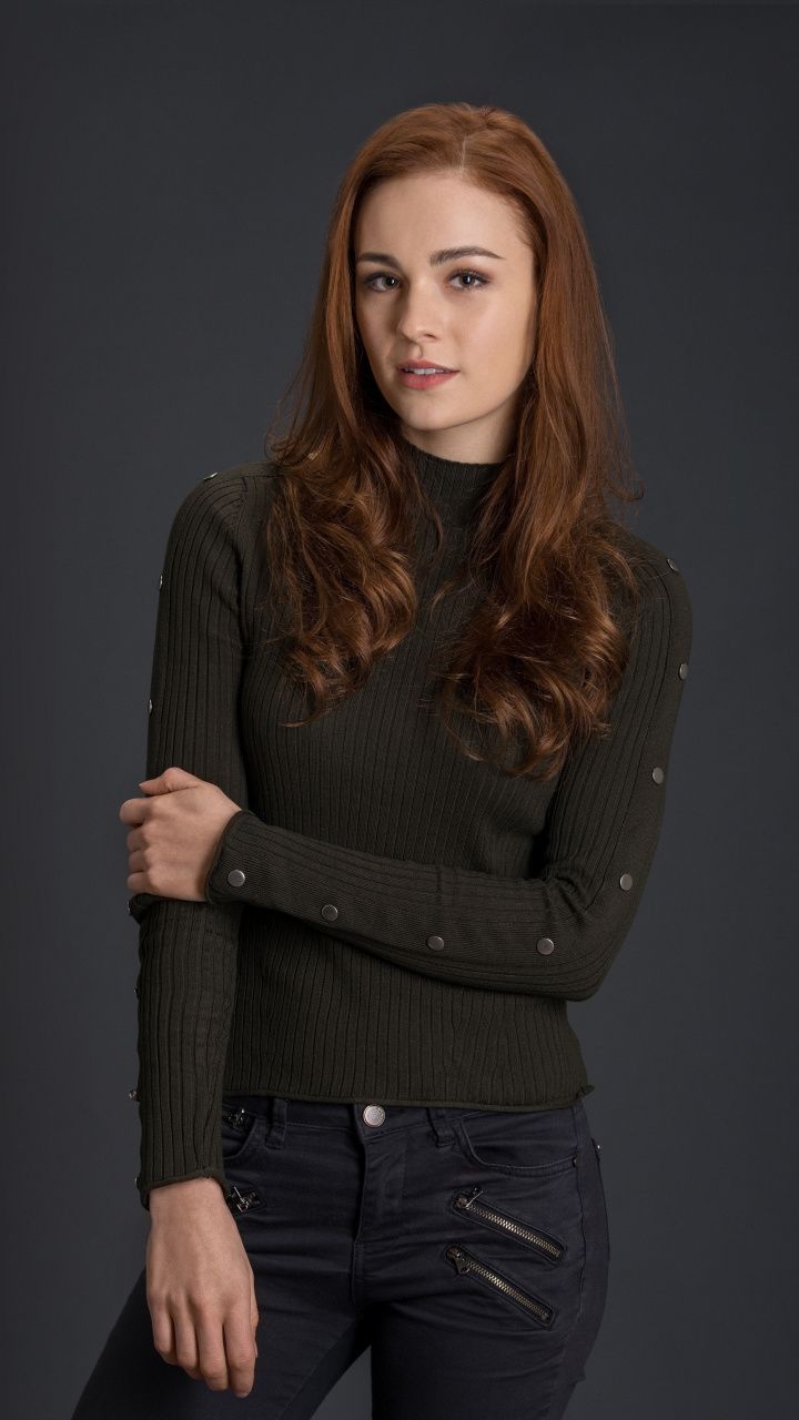 Pretty actress, celebrity, Sophie Skelton, red head, 720x1280 wallpaper. Red headed actresses, Lily evans, Outlander