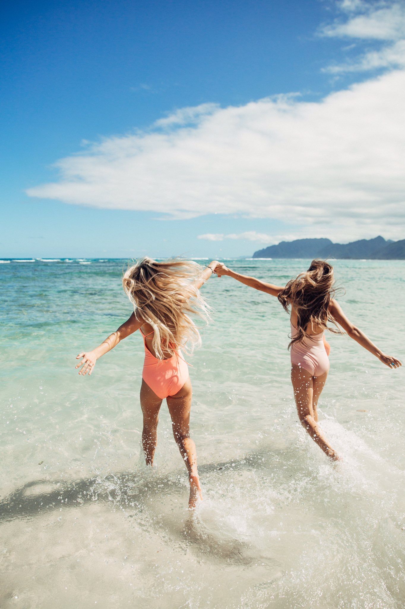 Summer Friends Wallpaper