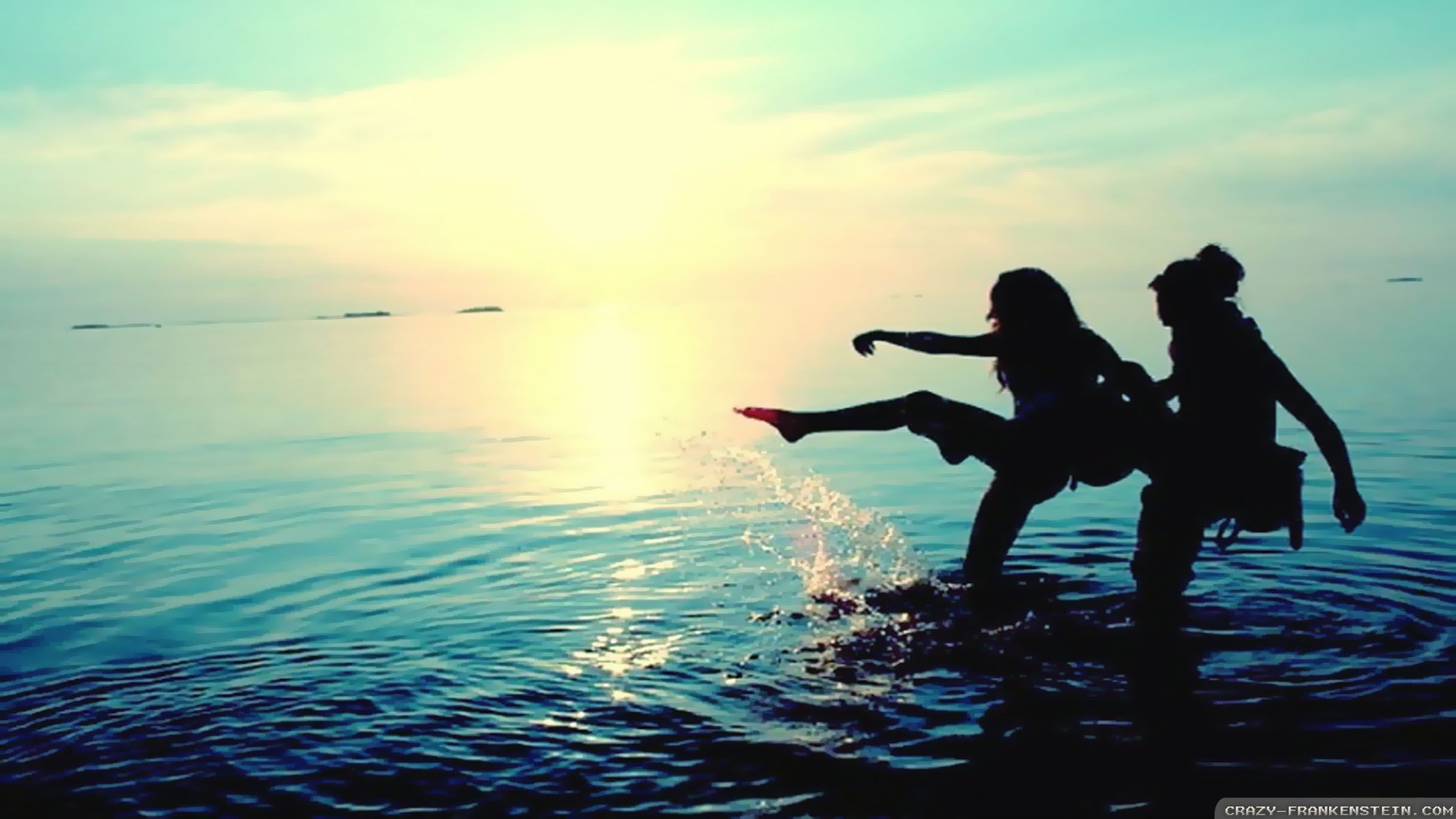 Summer Friends Wallpaper