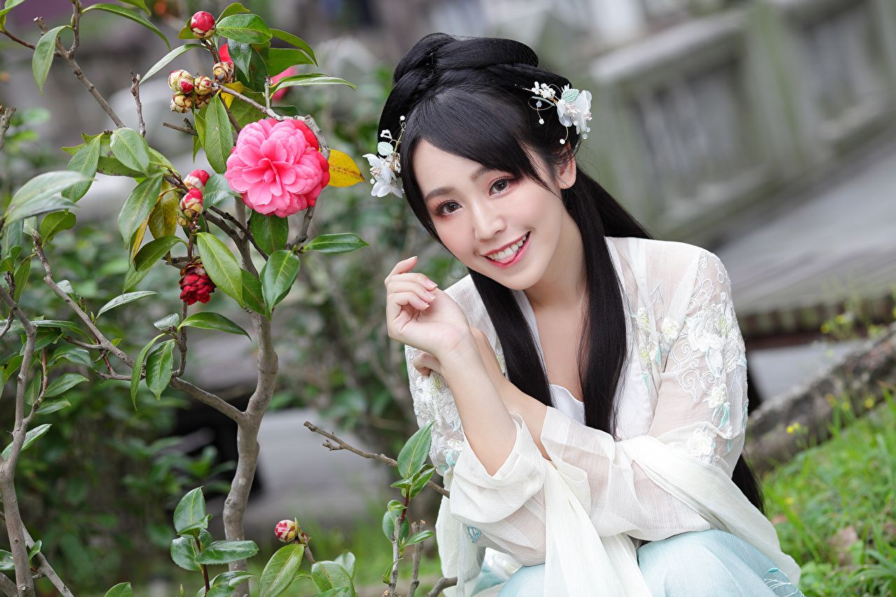 Desktop Wallpaper Brunette girl Smile Beautiful haircut Girls Asian