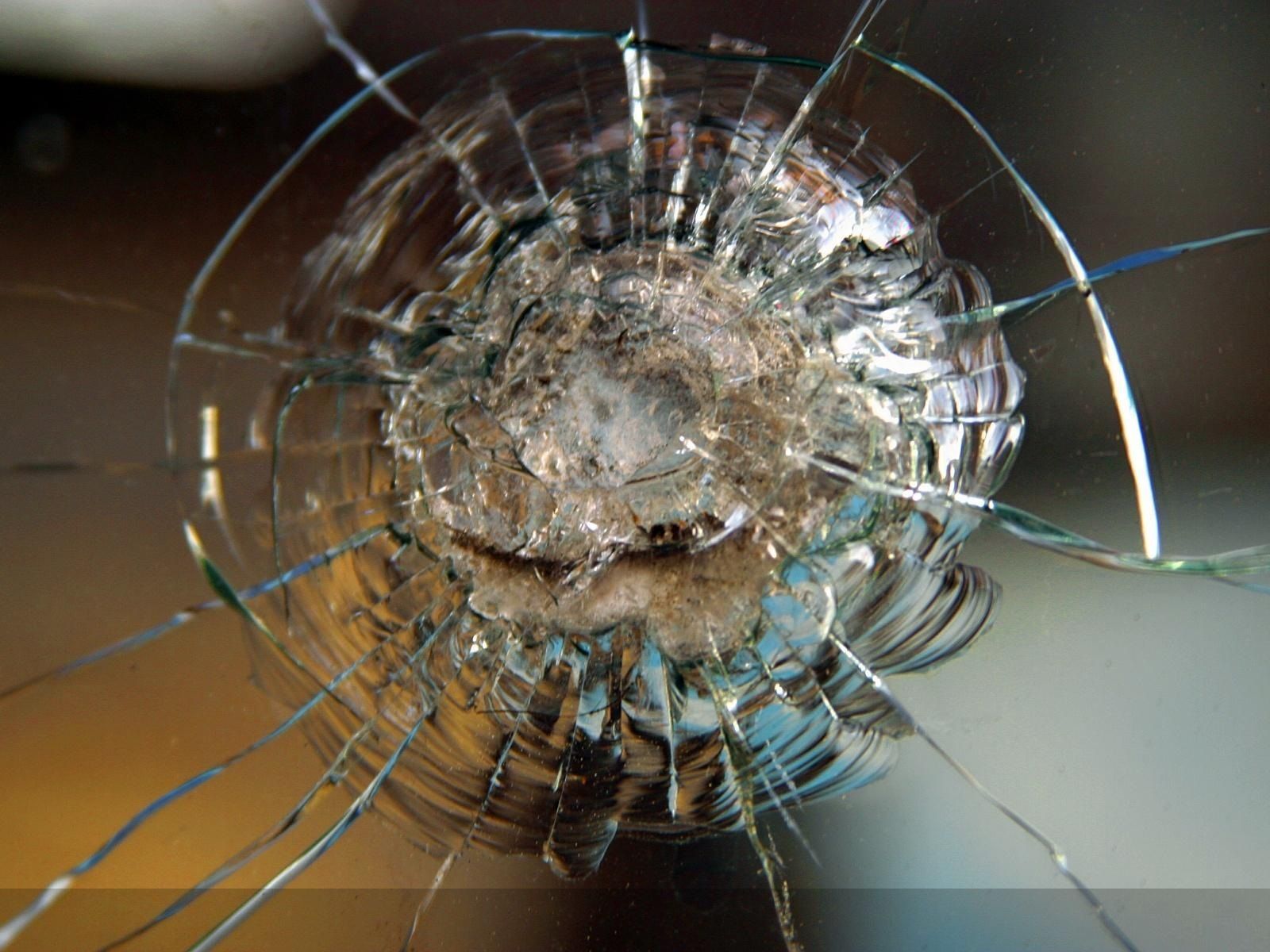 Realistic Broken Screen Wallpaper Free Realistic Broken Screen Background