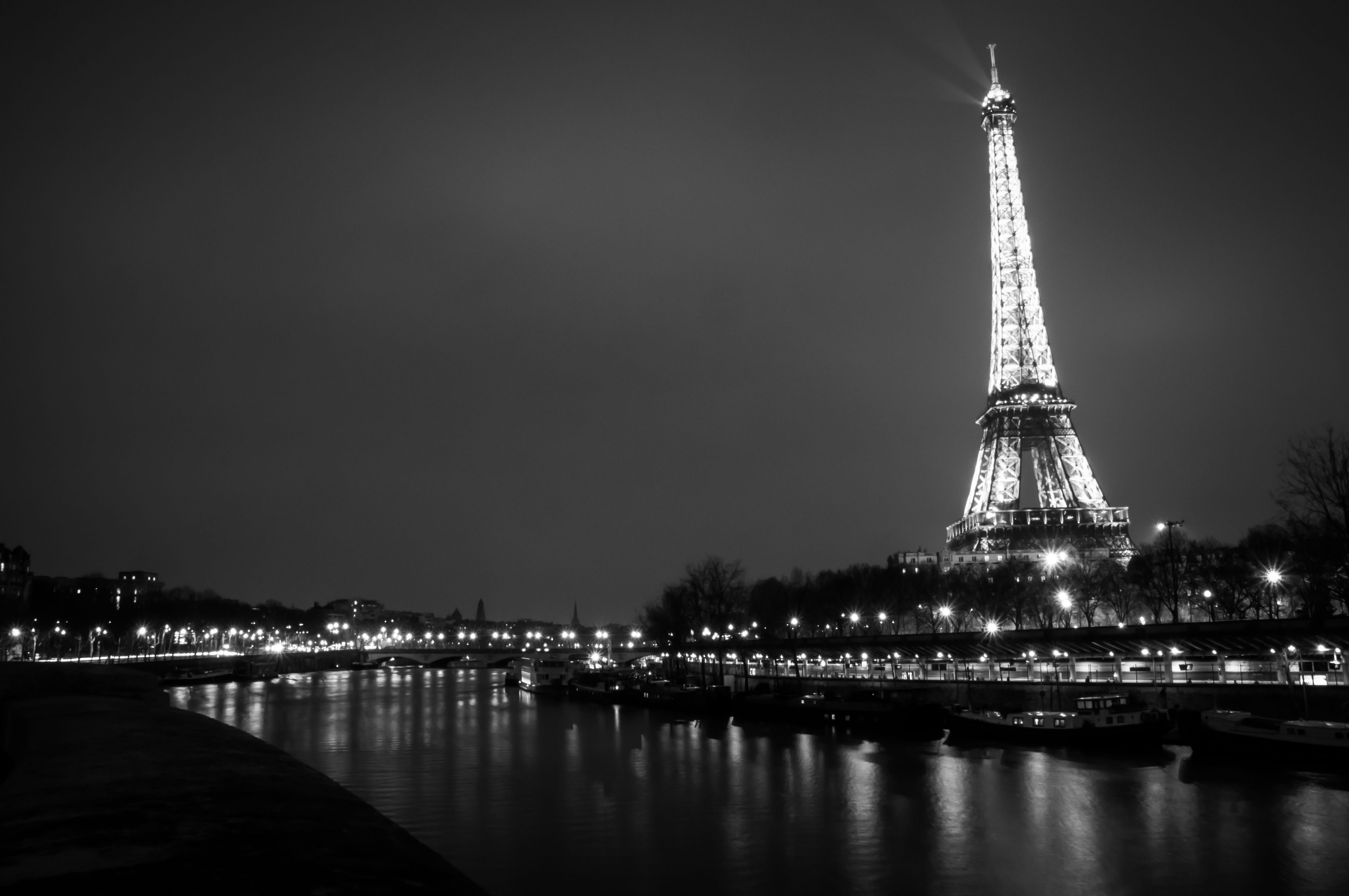 Paris Black and White Wallpaper