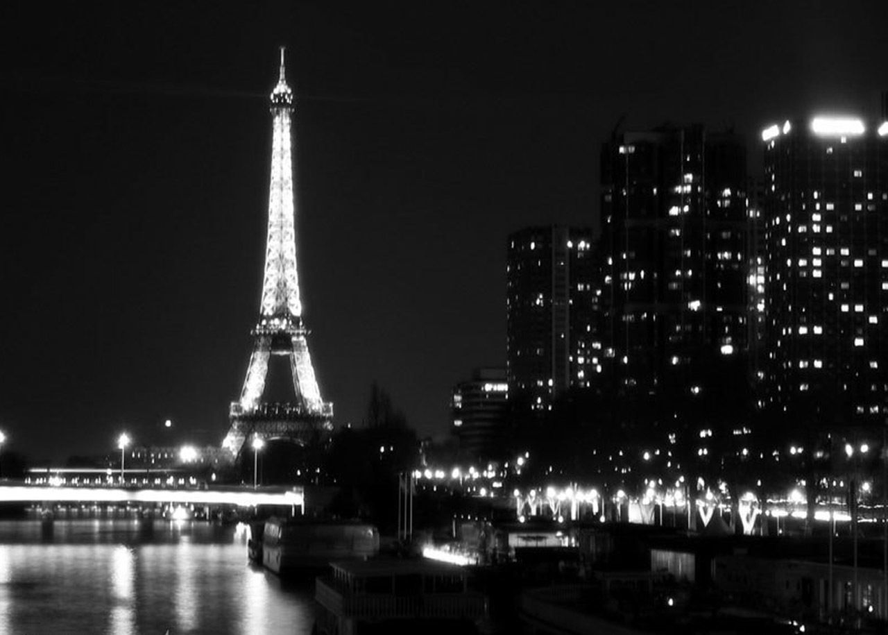 Black And White Paris Wallpaper