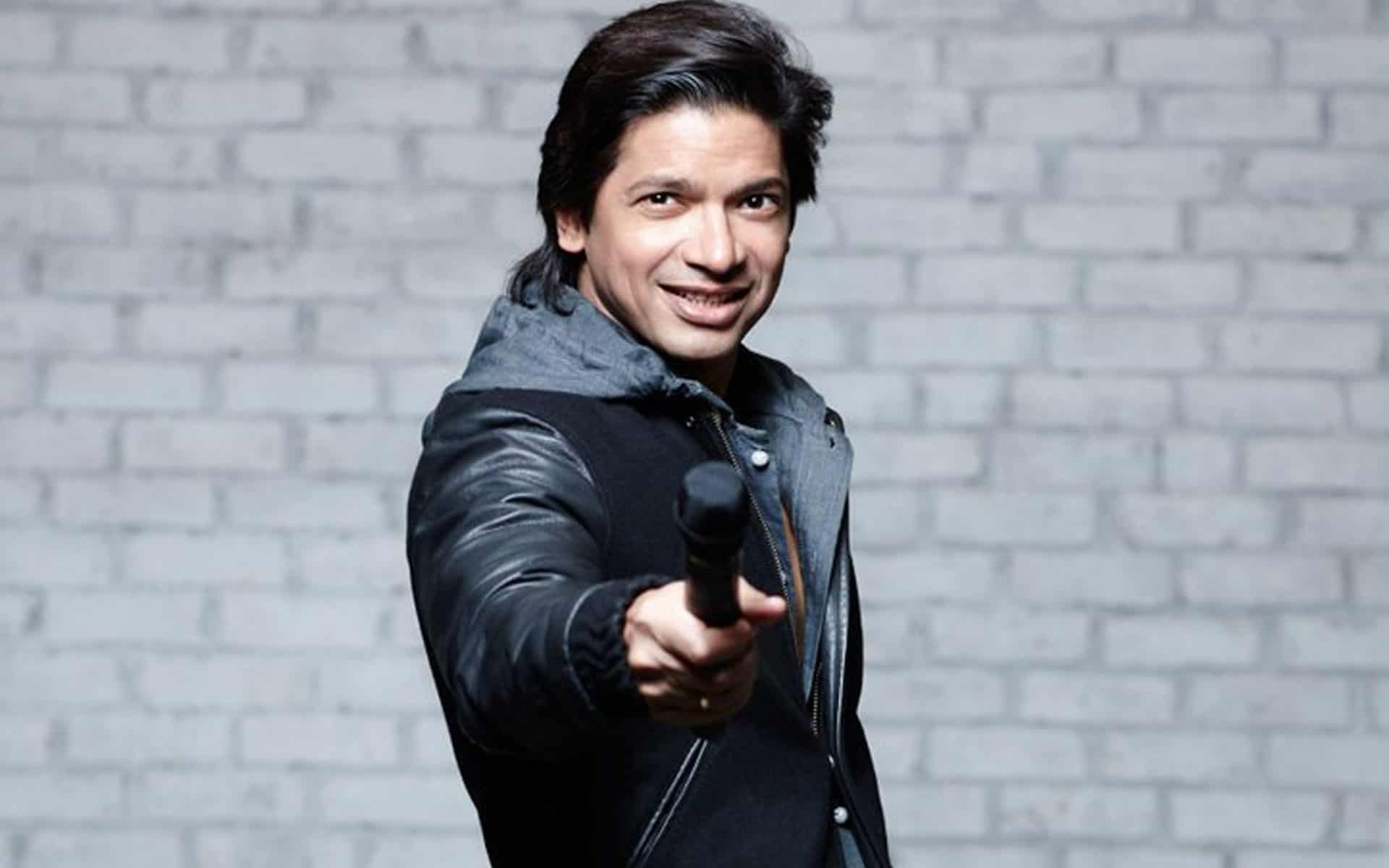 Singer Shaan denies being pelted by stones at a concert
