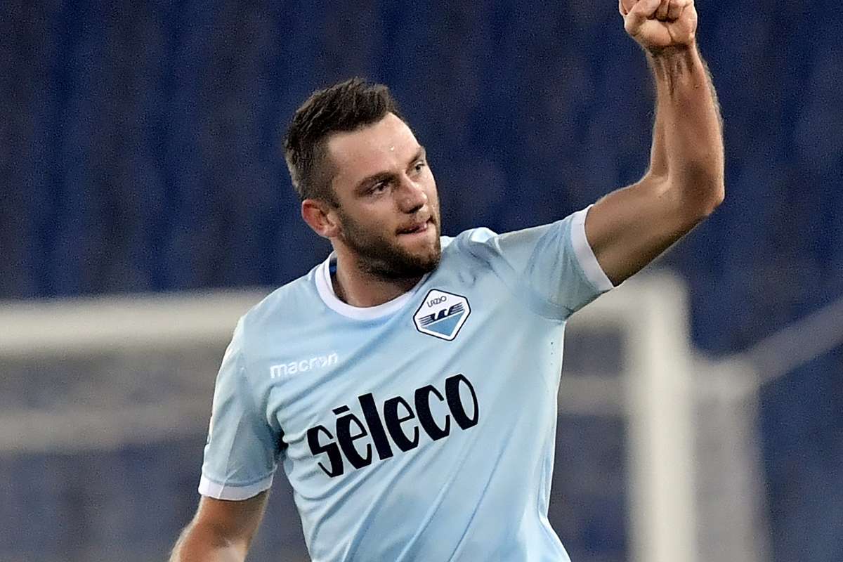 Transfer news: Juventus interested in Stefan de Vrij as Lazio contract talks begin