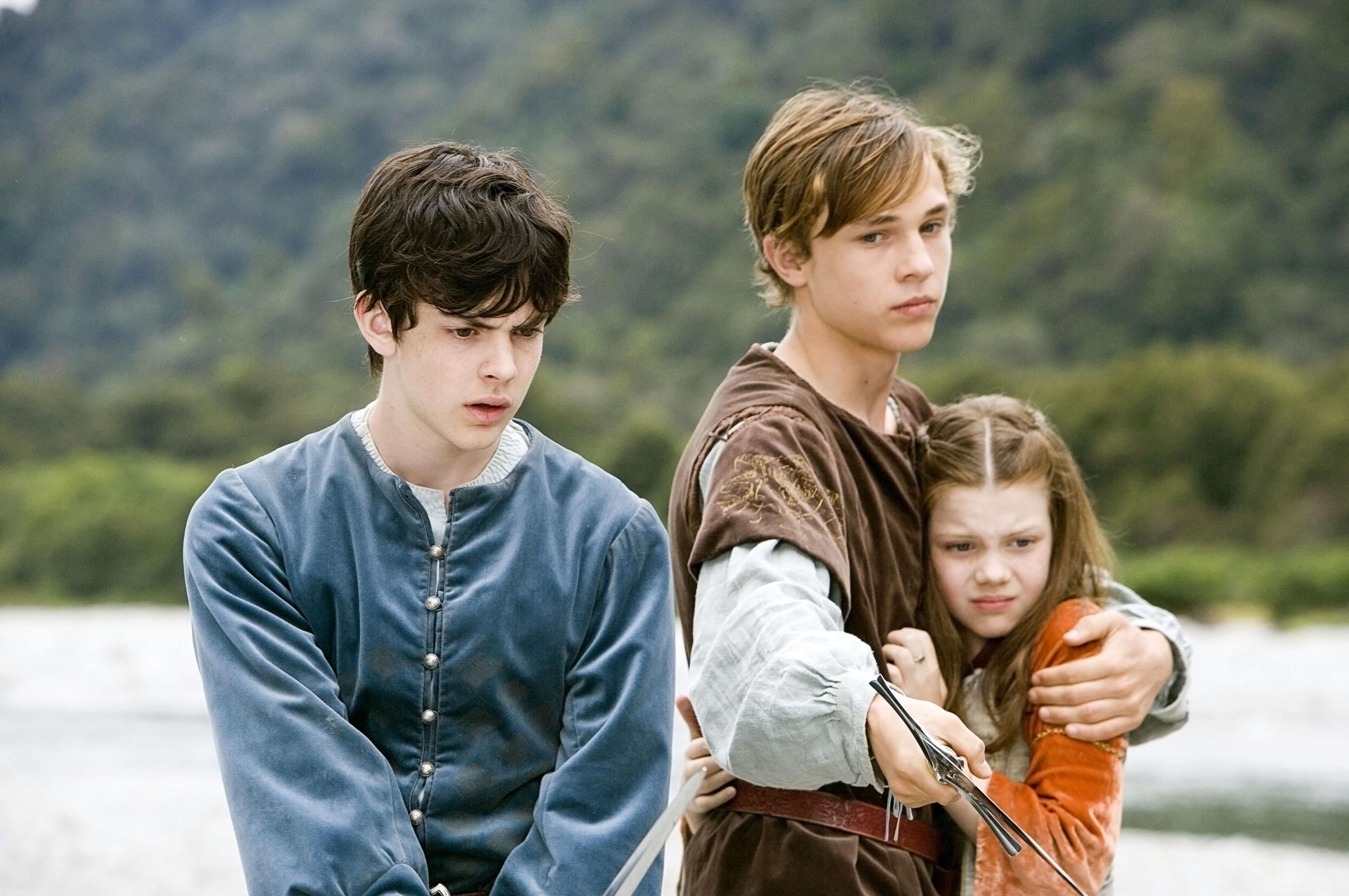 Edmund, Peter and Lucy. Prince Caspian. Chronicles of narnia, Narnia movies, Narnia