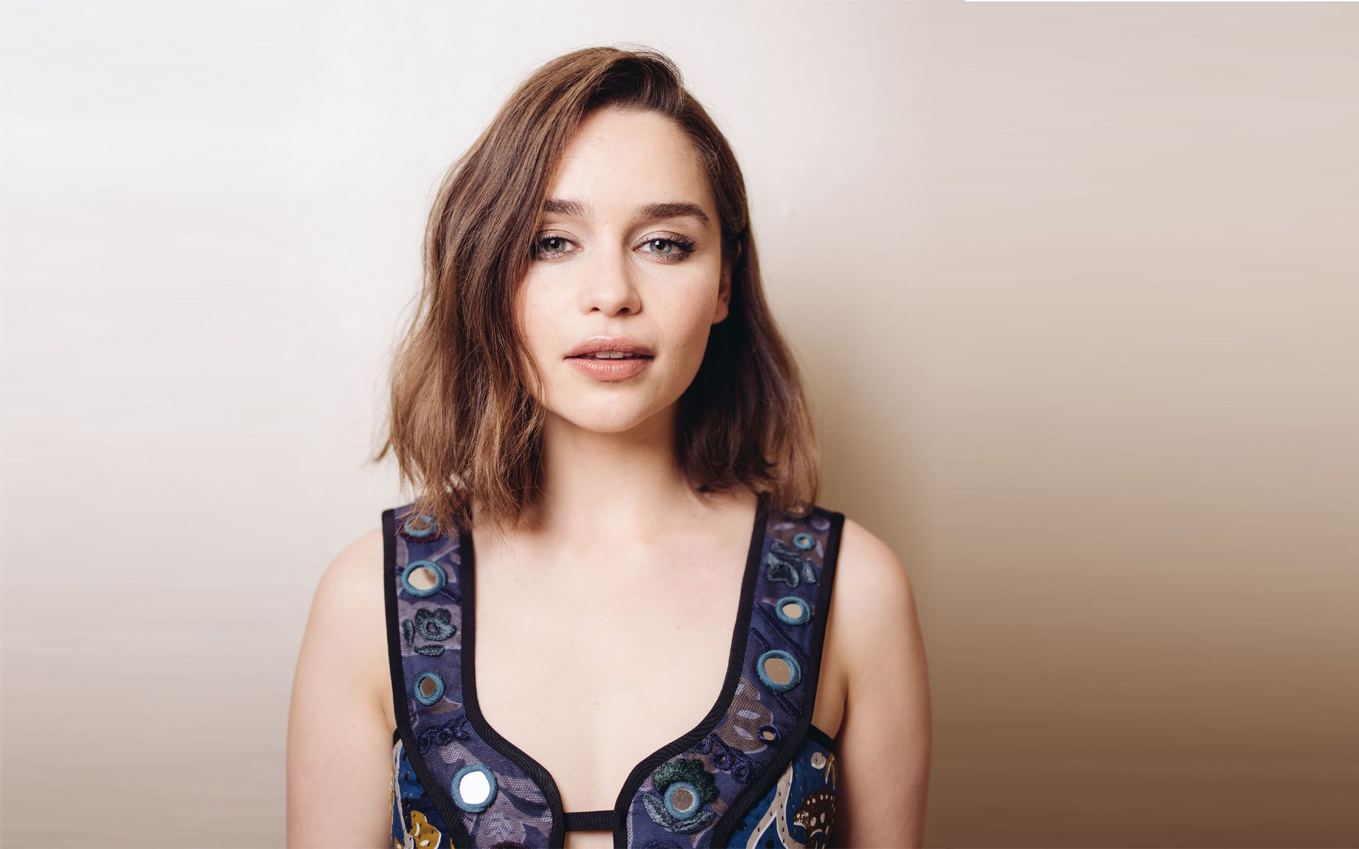Hollywood Actress Emilia Clarke HD Wallpaper
