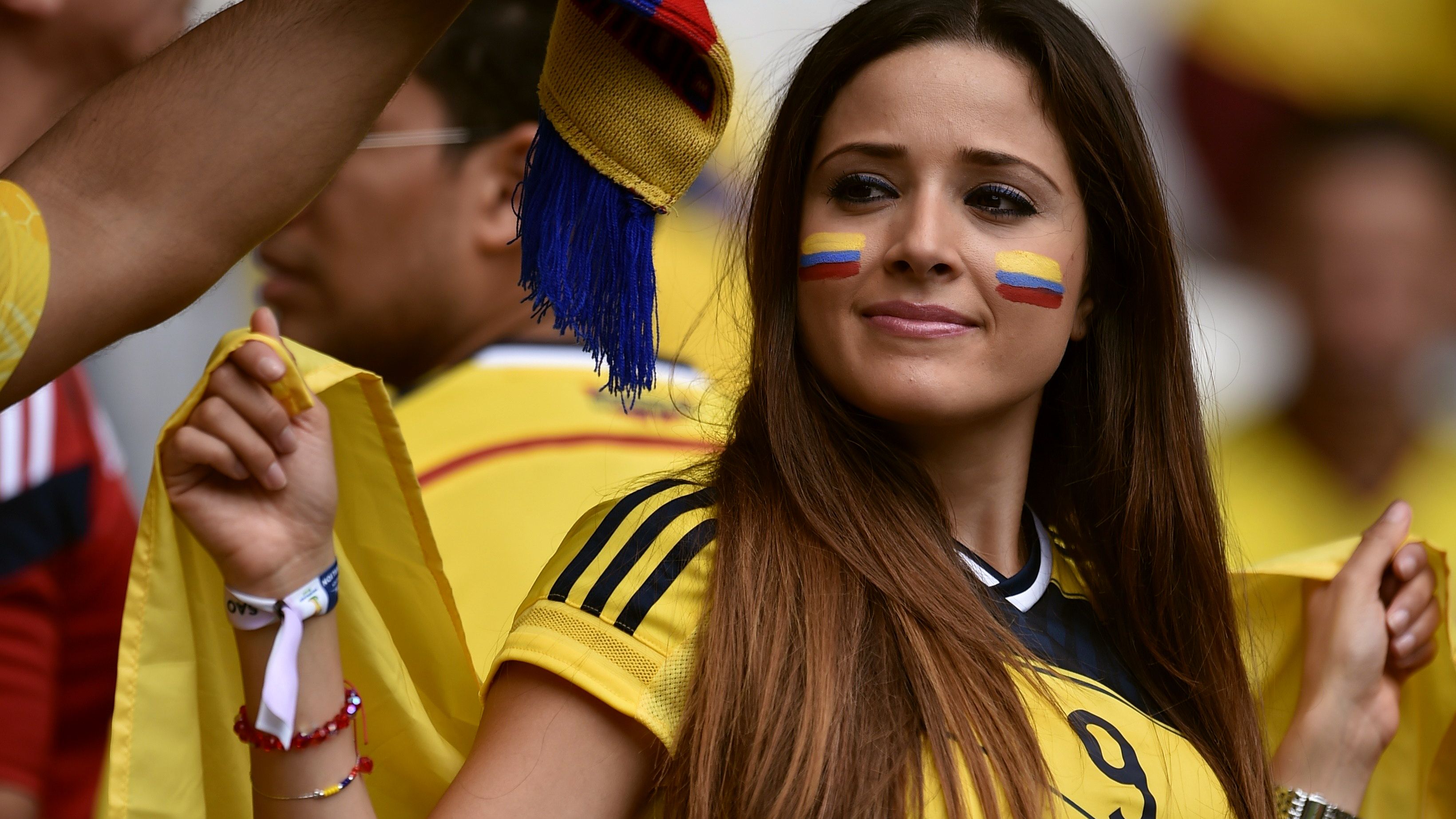 Wallpaper, women, yellow, Latinas, Colombian, clothing, Carnival, FIFA World Cup, color, festival, fun, costume 3280x1845