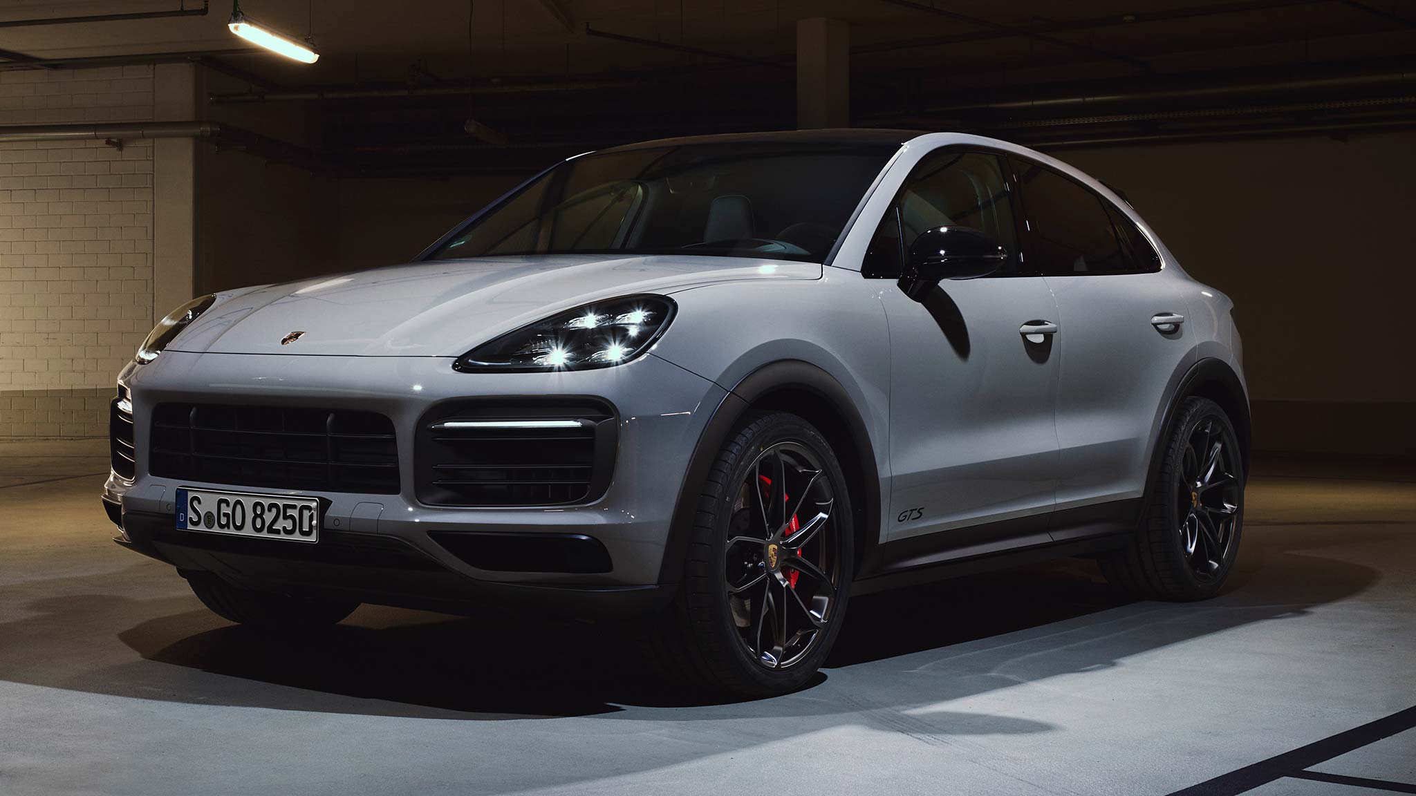 Porsche Cayenne GTS and Cayenne GTS Coupe First Look