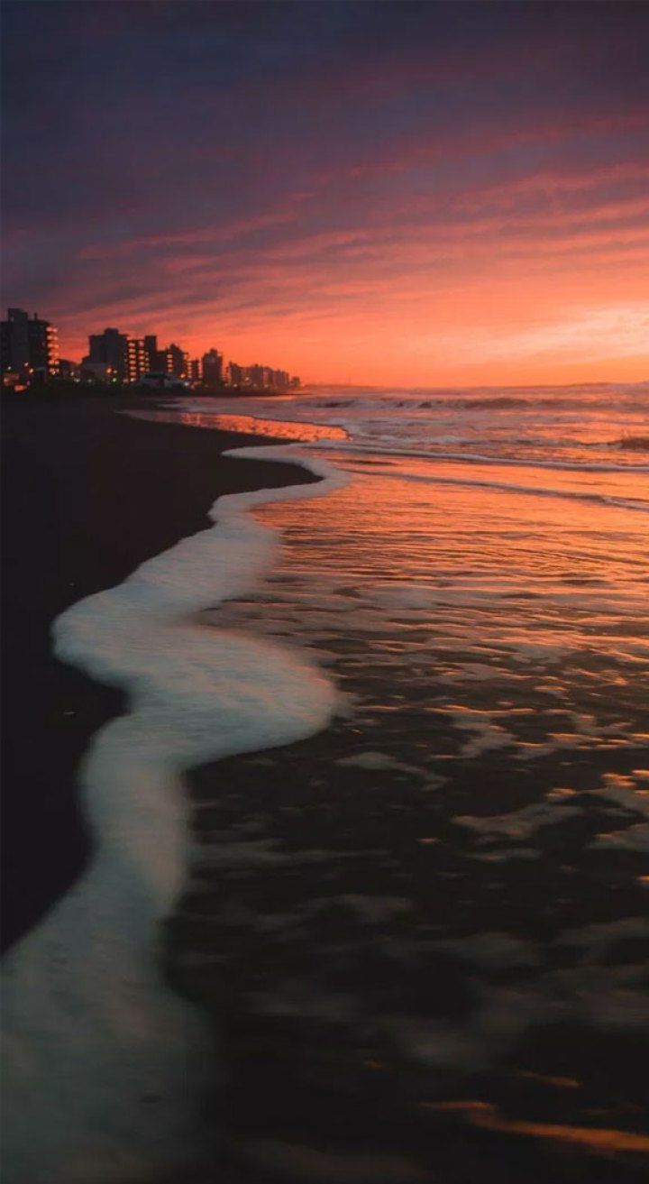 Beautiful sunset at the beach Wallpaper