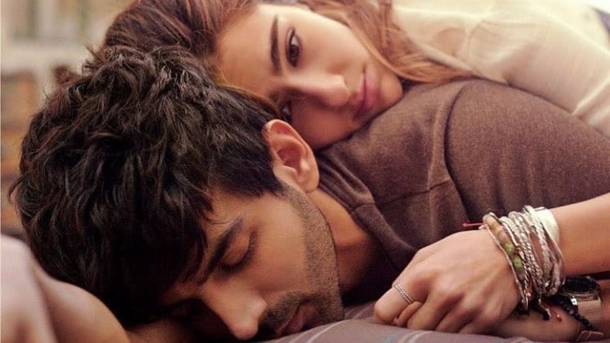 Love Aaj Kal Wallpaper