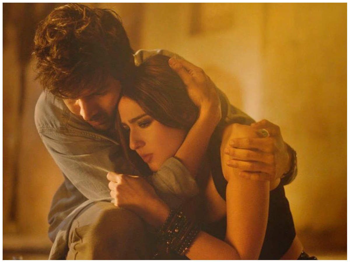 Love Aaj Kal': Sara Ali Khan and Kartik Aaryan look intense in THIS still from 'Mehrama' song. Hindi Movie News of India