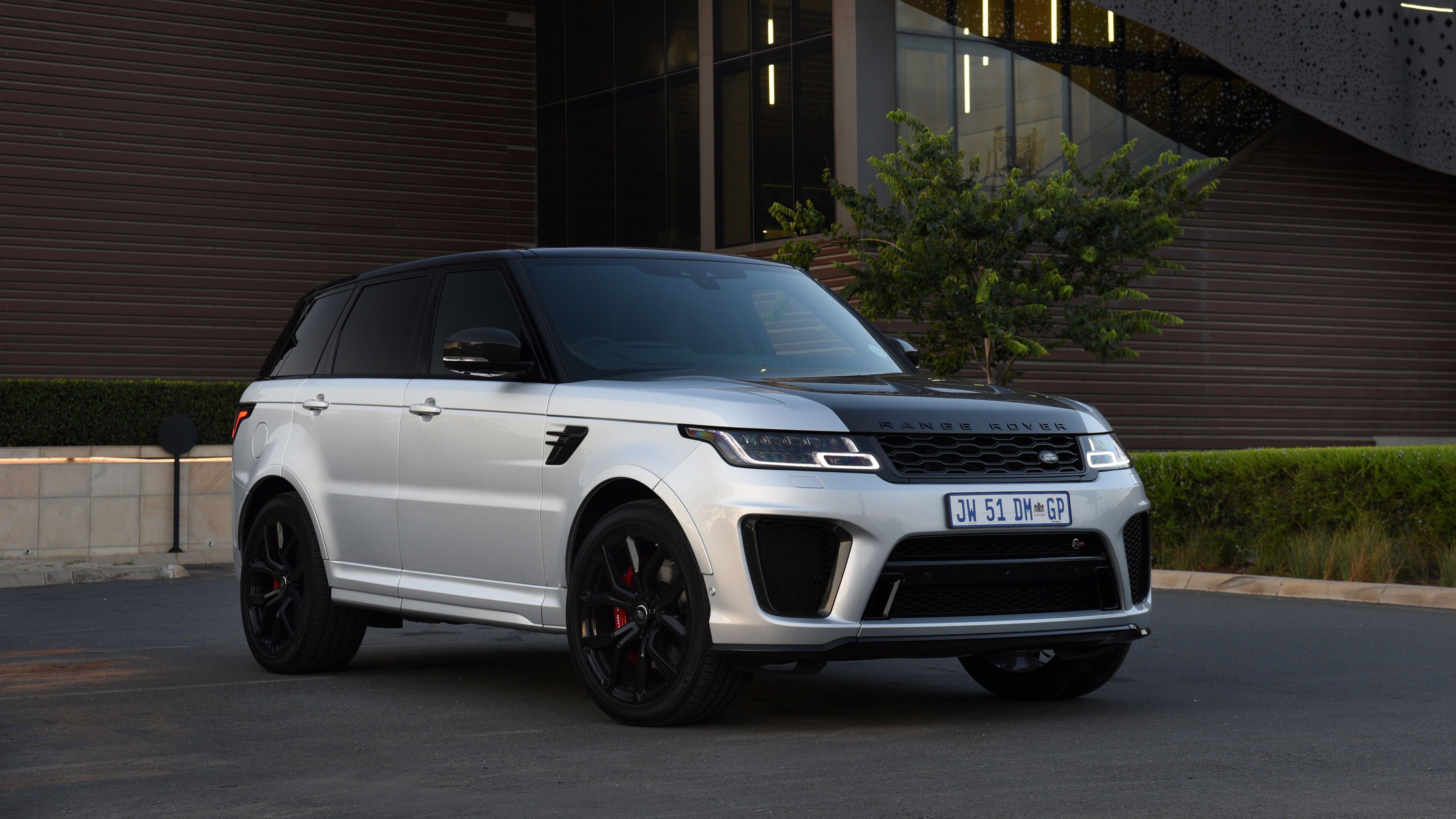 Range Rover Sport SVR White 2020