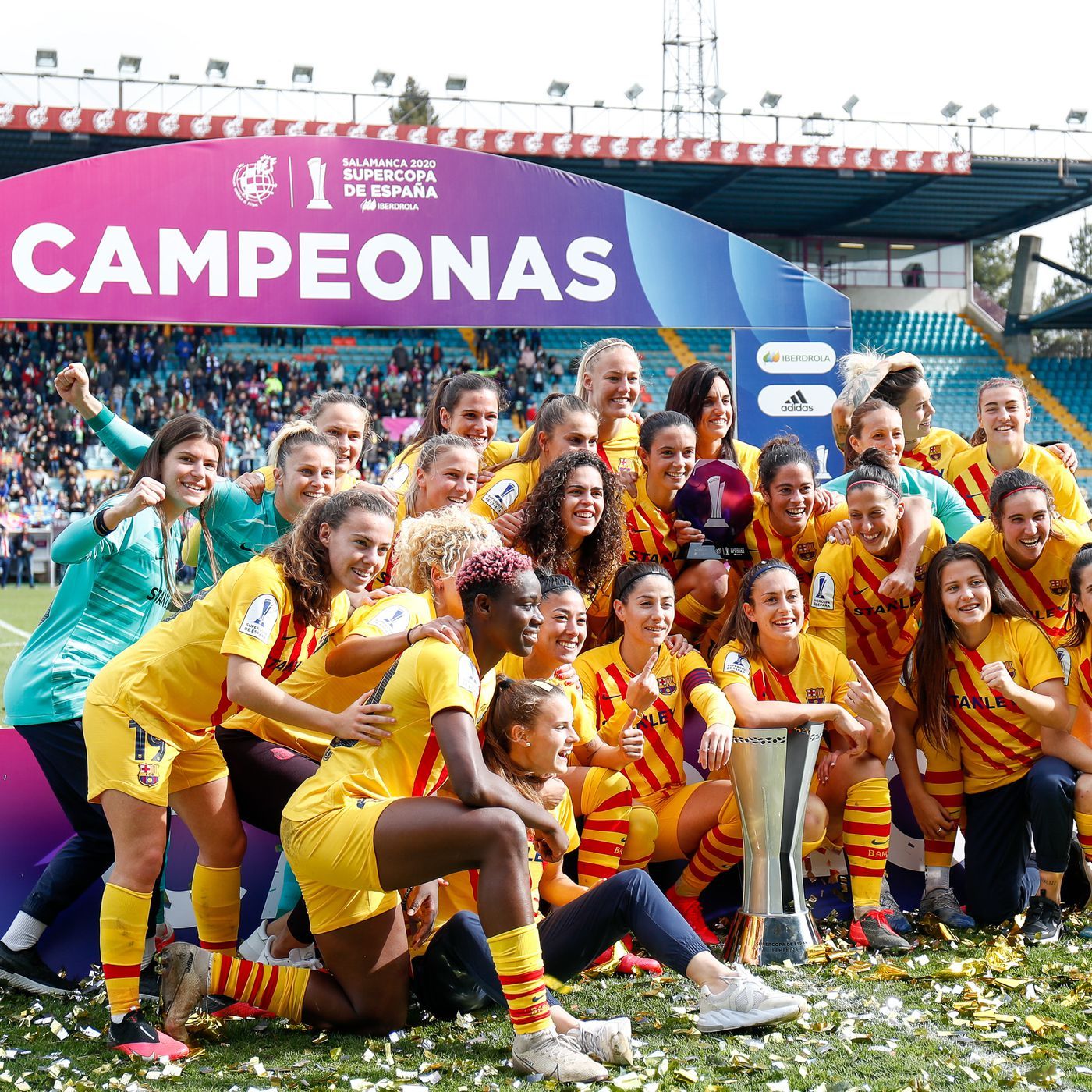 Barcelona Femeni Beat Real Sociedad 10 1 To Win Spanish Super Cup