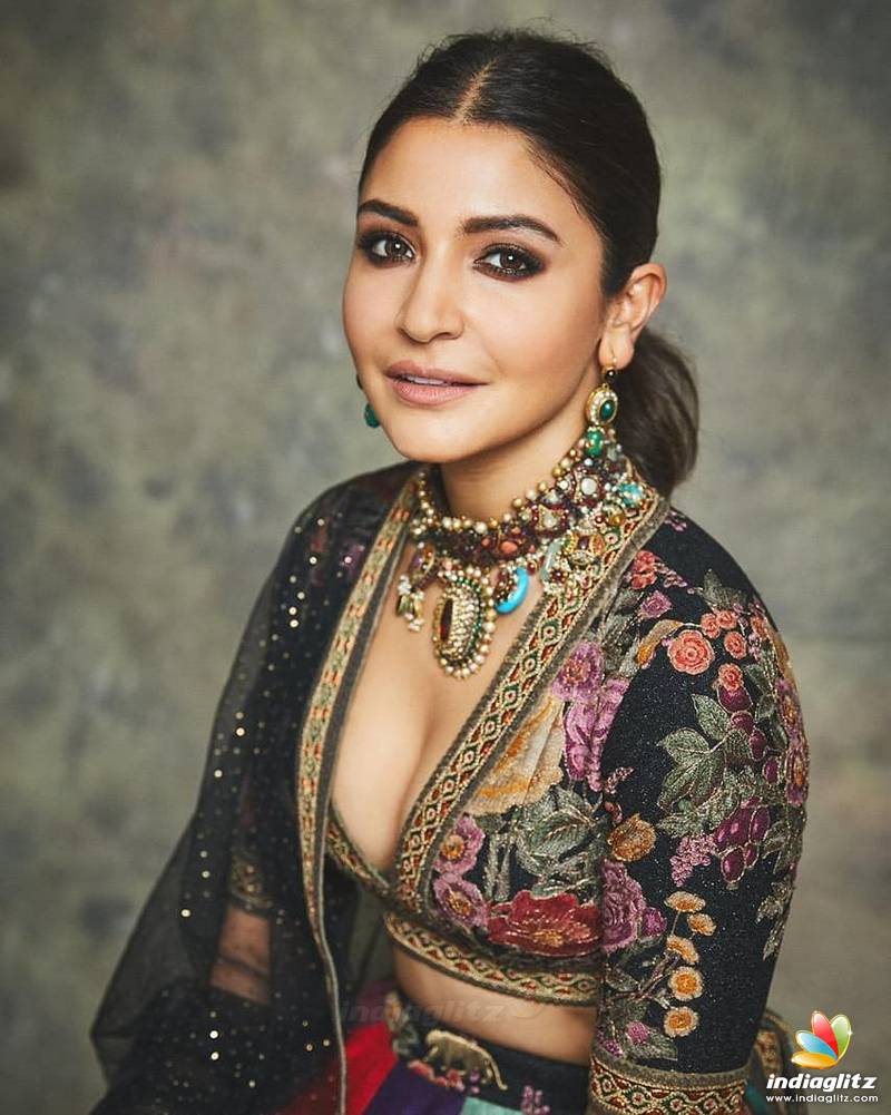 Anushka Sharma HD Wallpaper