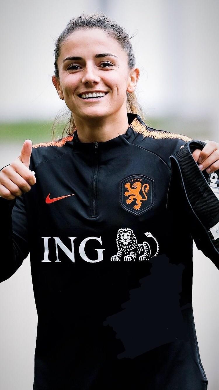 Dutch footballer Danielle van de Donk #pretty #girls #women #amazing #girly. Soccer quotes girls, Soccer girl, Football girls