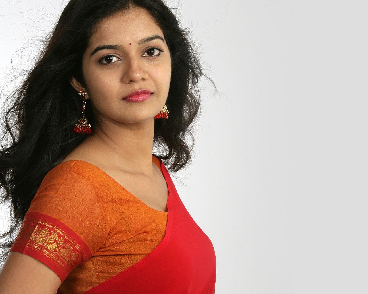 Colors Swathi in Red Saree , 1280x1024. All For Desktop