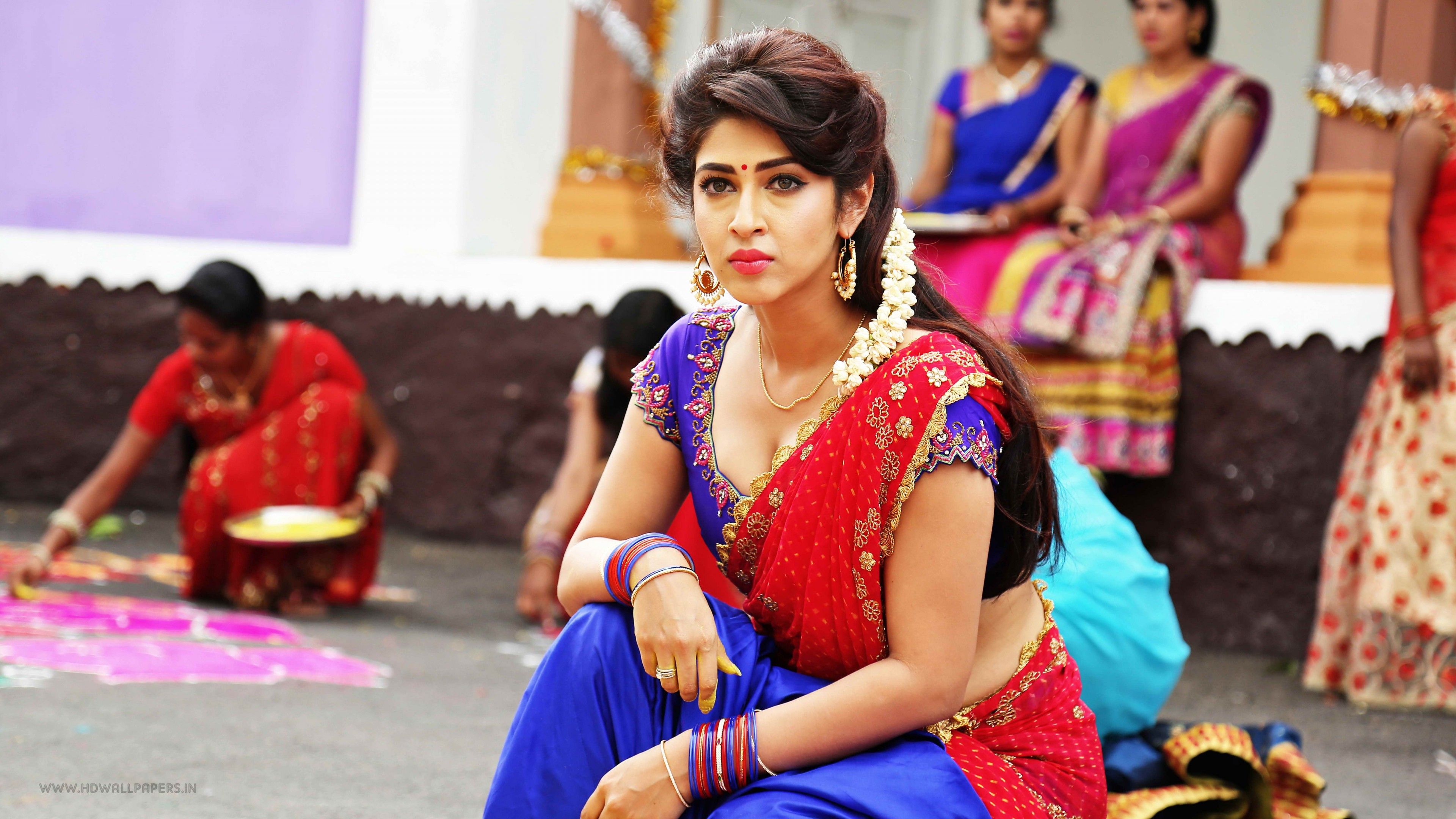 Sonarika Bhadoria in Saree Wallpaper</a> Wallpaper