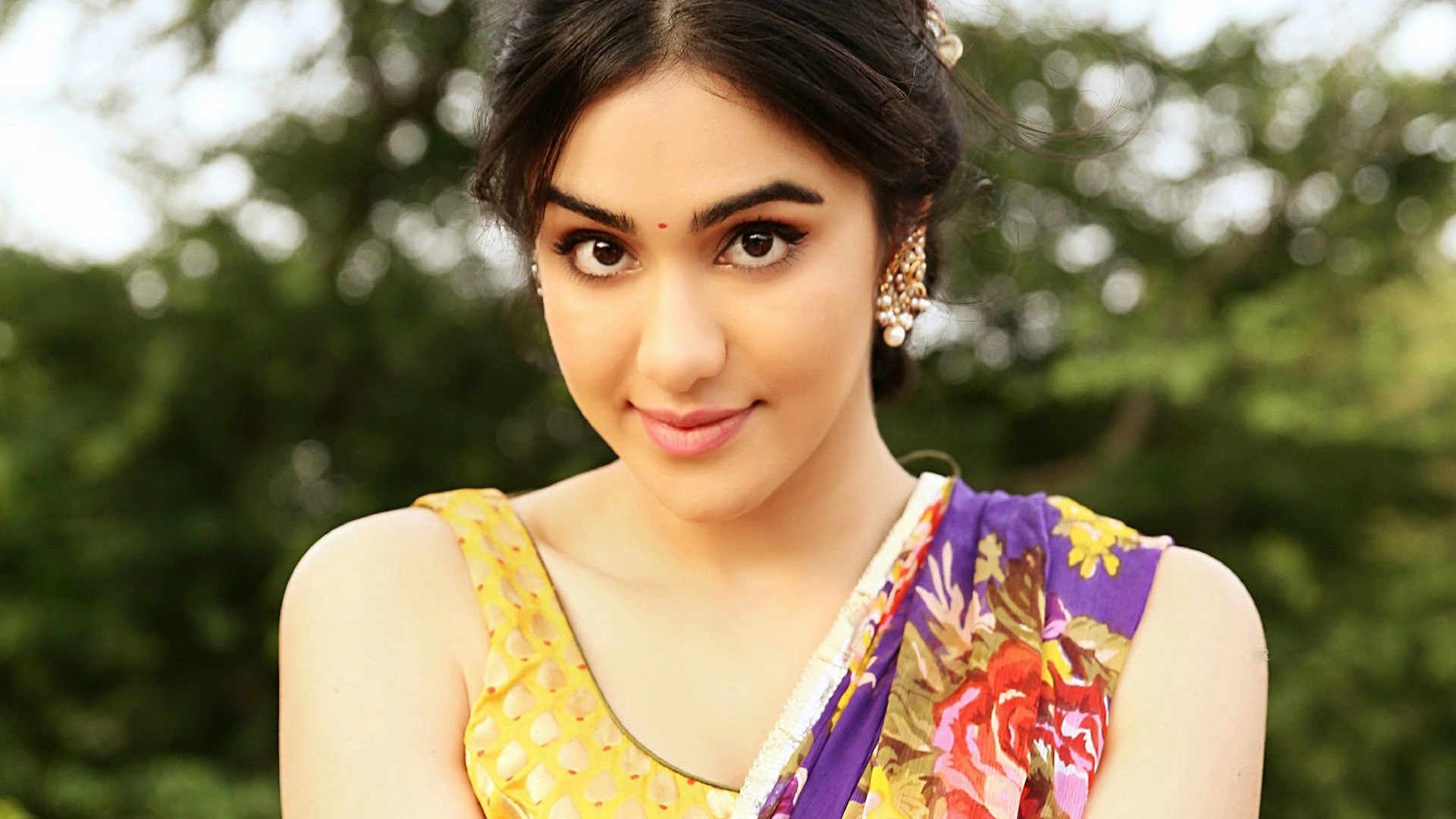 Indian Beautiful Girl Photo Wallpaper Download