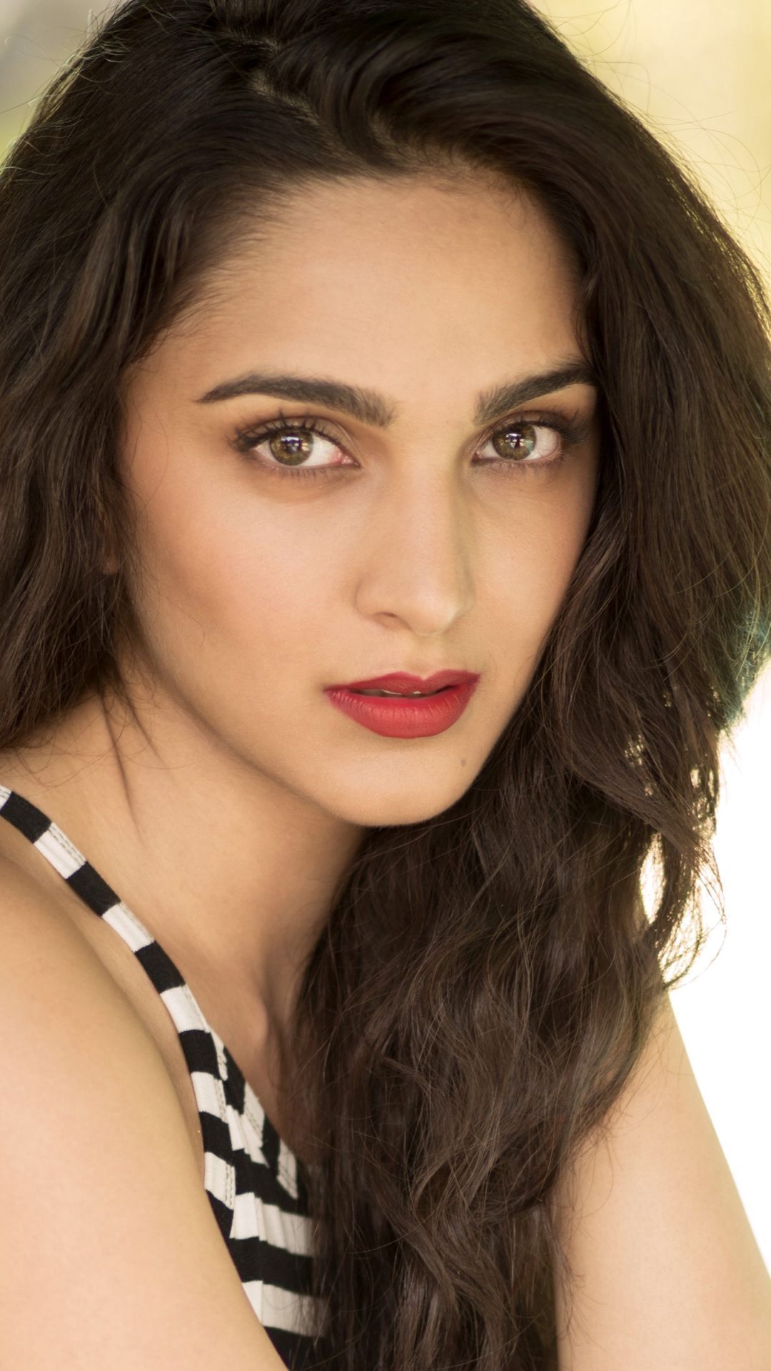 Kiara Advani, iPhone, Desktop HD Background / Wallpaper (1080p, 4k) (1080x1920) (2021)