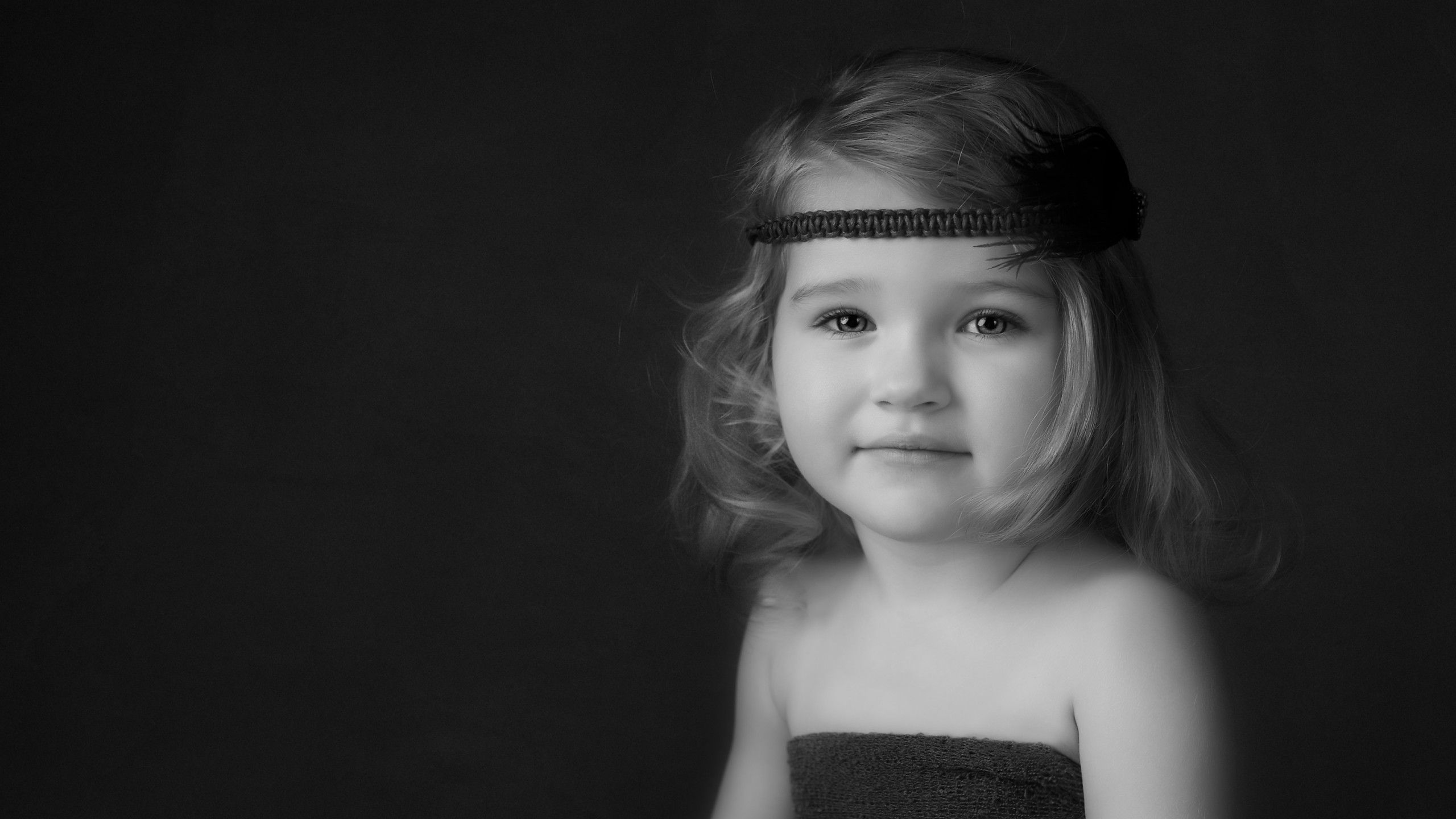 Cute Girl 4K Wallpaper, Portrait, Monochrome, Dark Background, Hairband, Black Dark