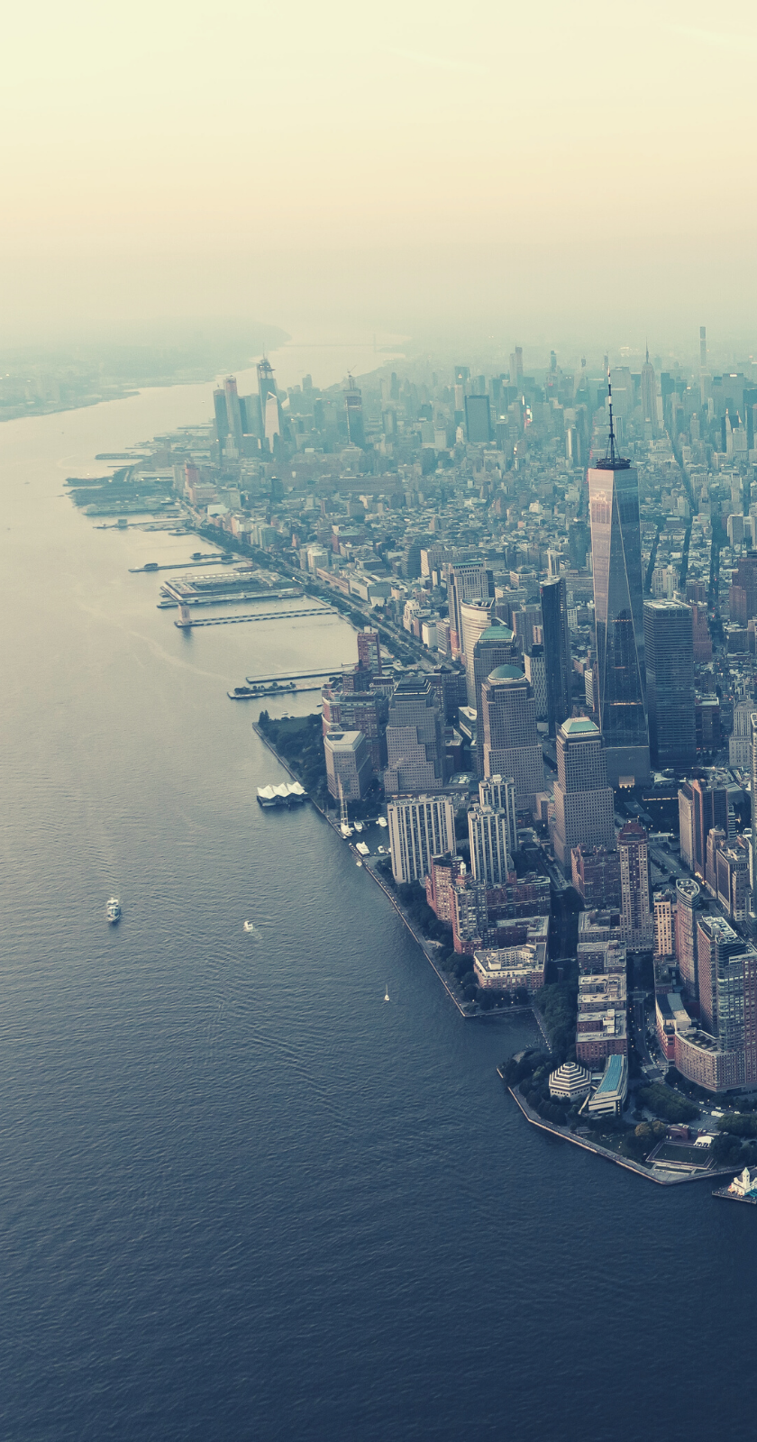 The best New York City wallpaper to download free for iPhone. City wallpaper, City tumblr, New york picture