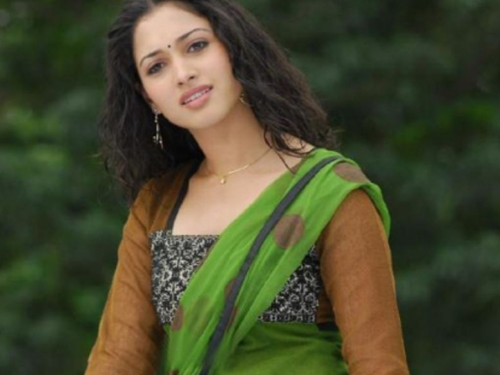 beautiful indian girl HD wallpaper 1080p, green, beauty, photo shoot, photography, sari
