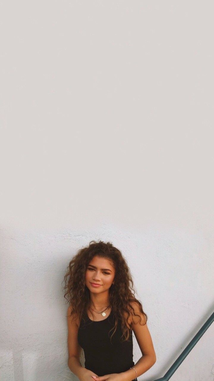 iPhone Zendaya Wallpaper HD