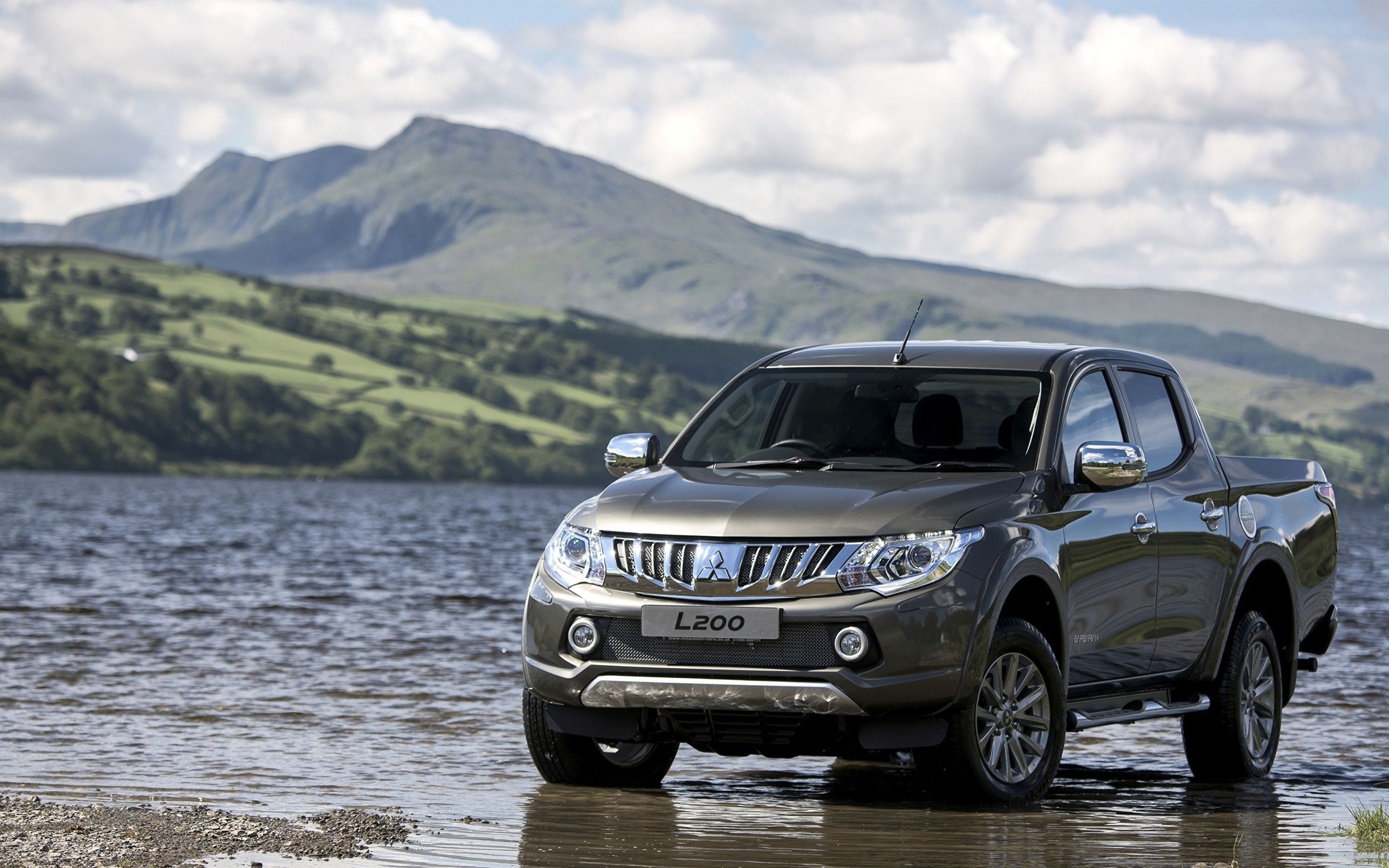 Mitsubishi Triton Wallpaper