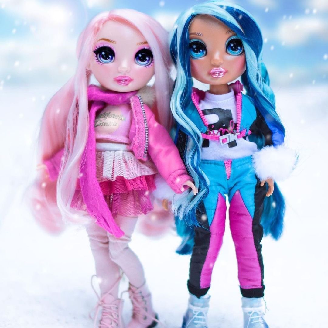 Rainbow High no Instagram: “Merry Christmas! We love seeing how cute & festive your Rainbow High dolls are!