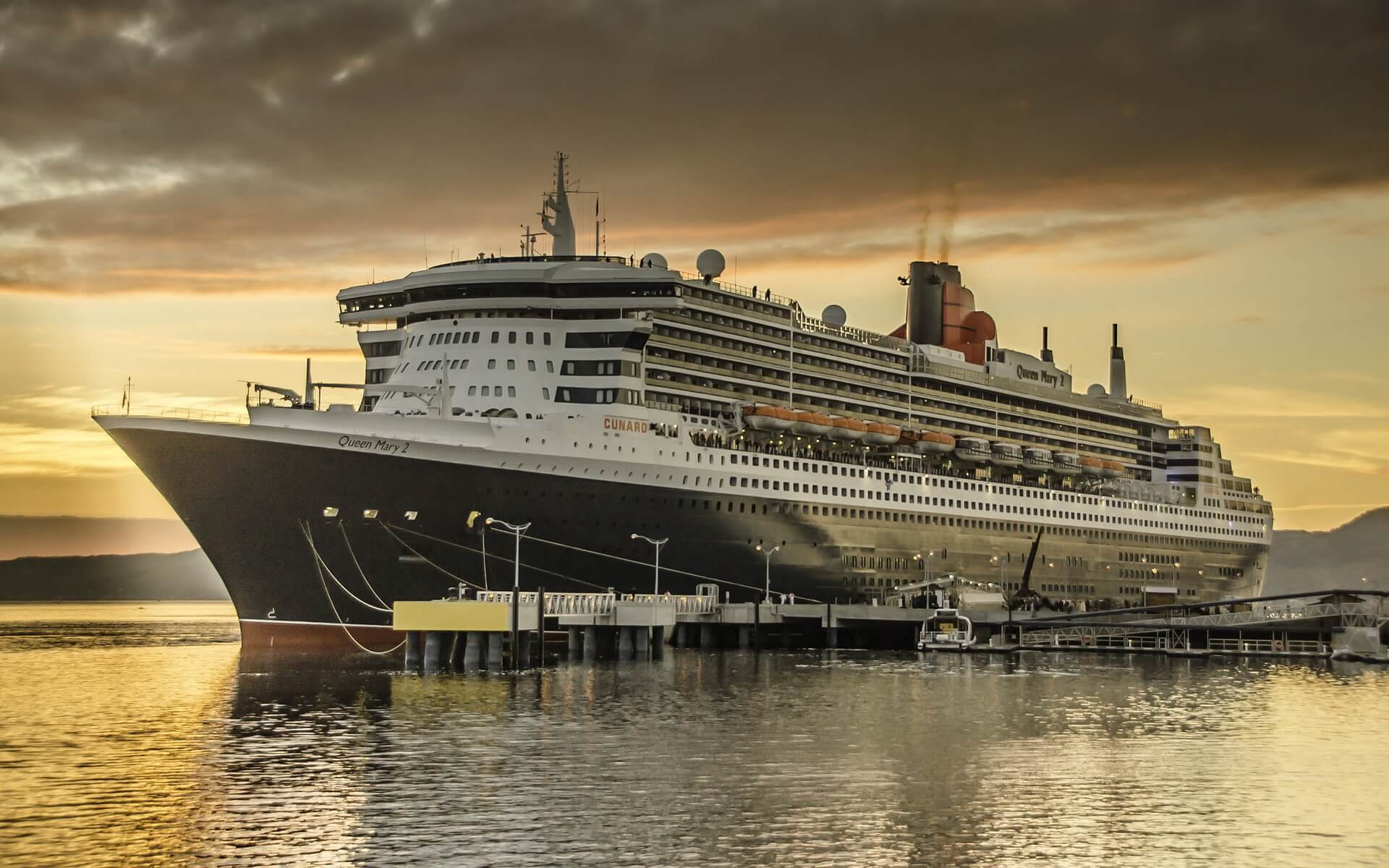 Queen Mary 2 current position live and in real time!