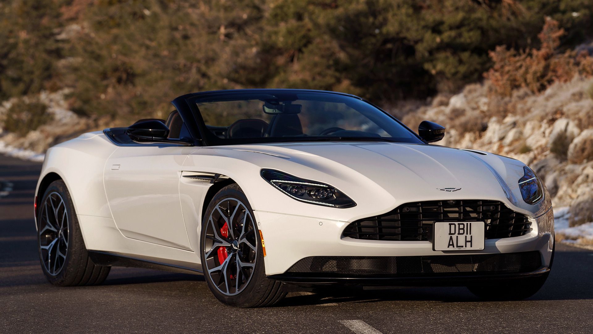 Aston Martin DB11 V8 Volante (US) and HD Image