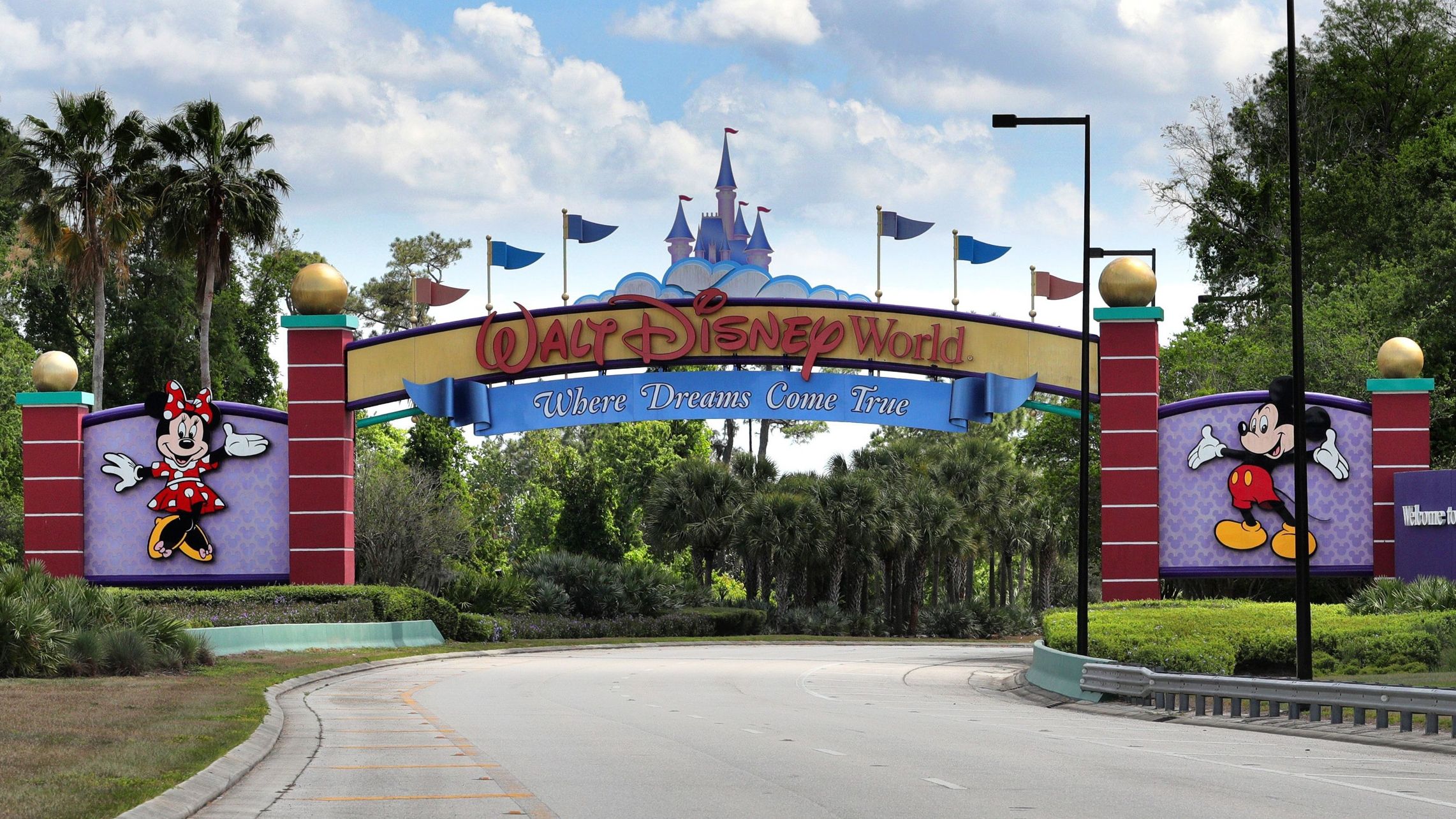 Walt Disney World park reservation system slammed on opening day