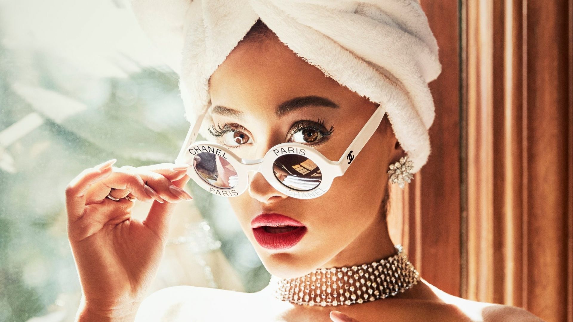 Desktop wallpaper sunglasses, singer, celebrity, ariana grande, HD image, picture, background, 6bb720