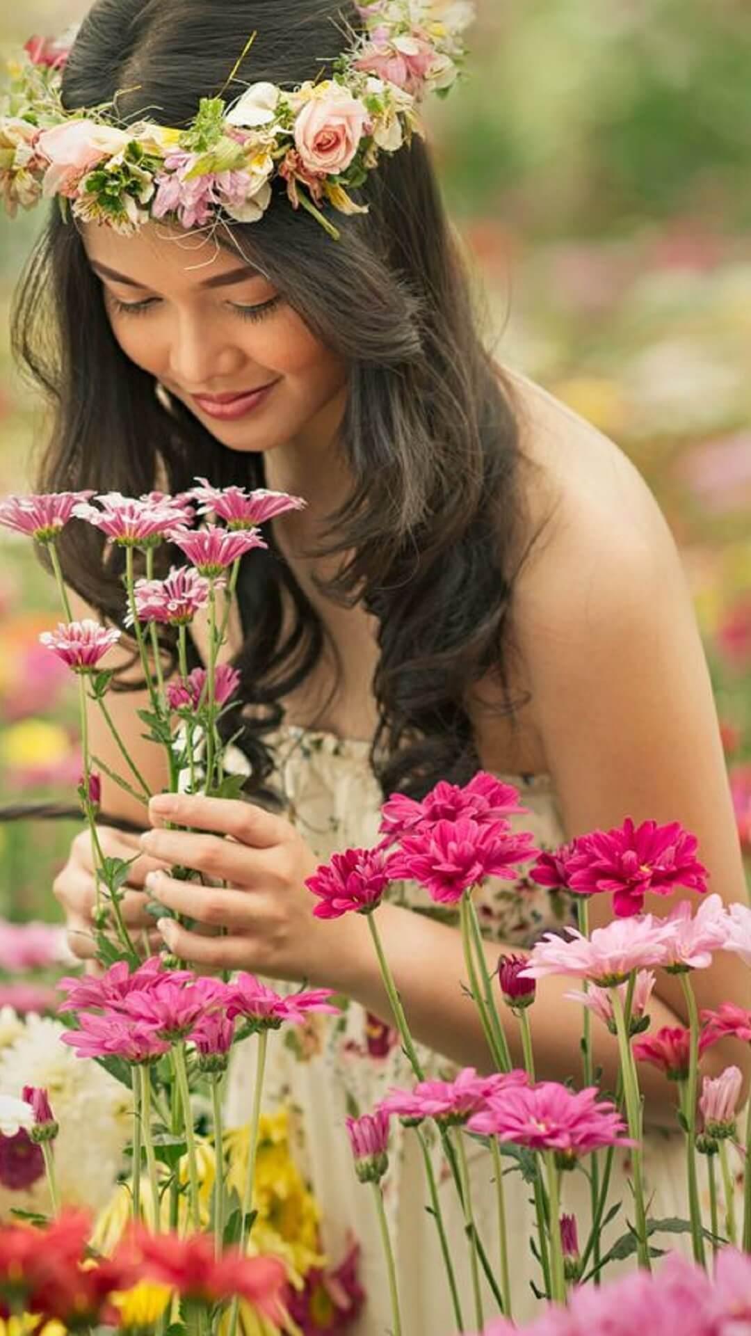Women and flowers Wallpaper for Android
