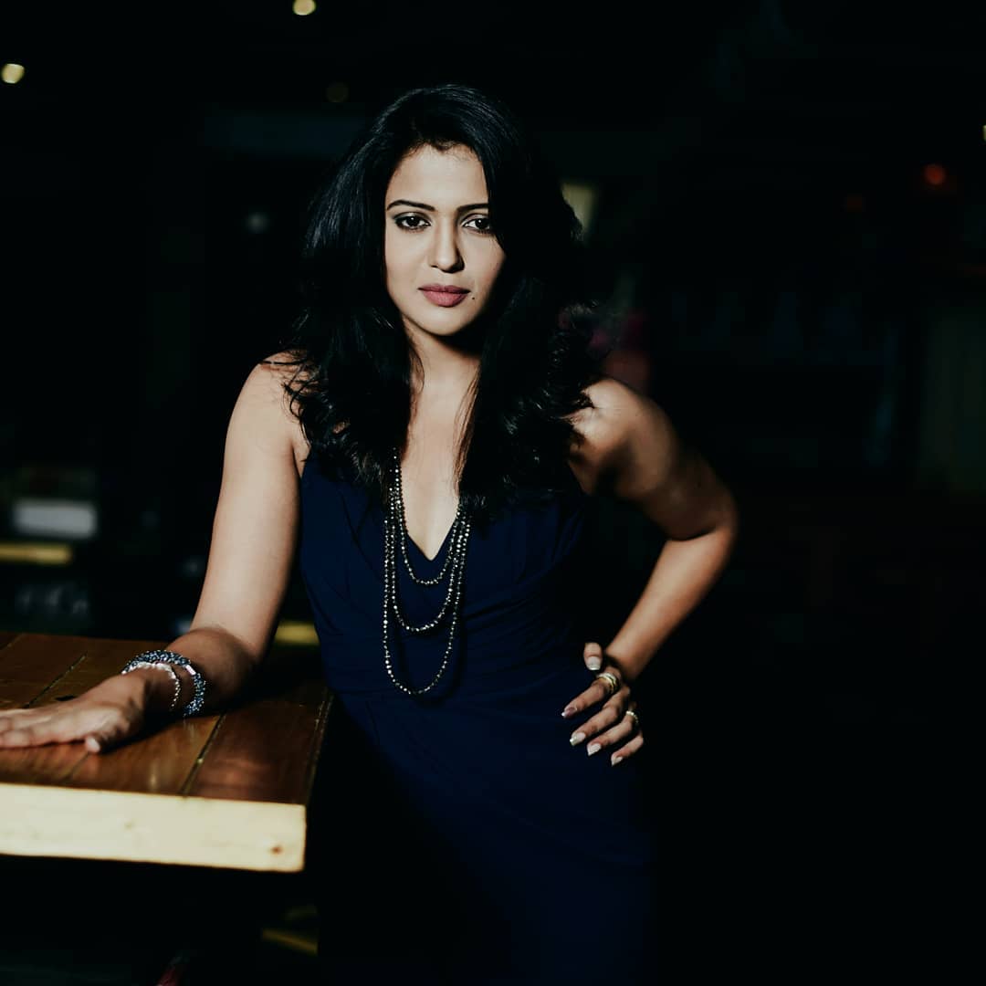 Gulki Joshi Beautiful HD Wallpaper