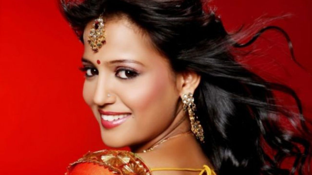 Gulki Joshi Wiki Biography Age Weight Height Profile Info