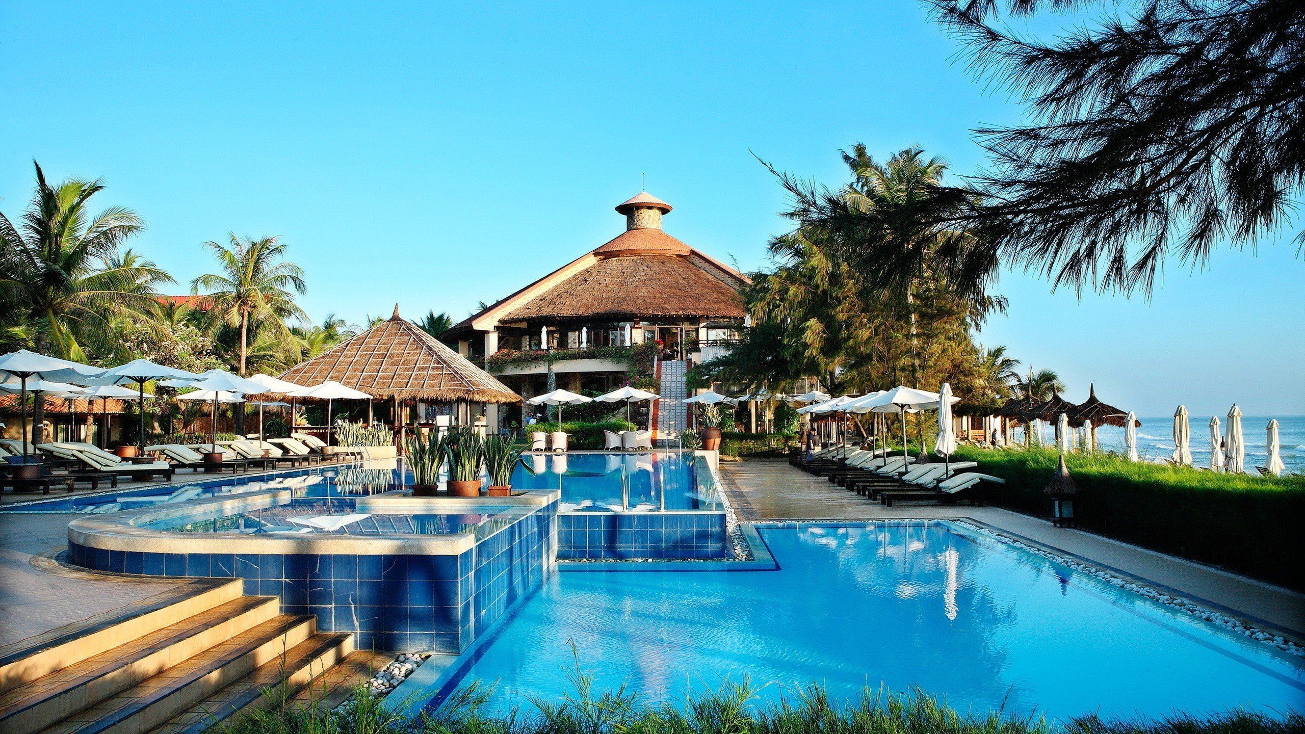 Free download 2560x1440px Luxury House Wallpaper [2560x1440] for your Desktop, Mobile & Tablet. Explore Luxury Mansion Wallpaper. Luxury Wallpaper, Old Mansion Wallpaper, Haunted Mansion Wallpaper